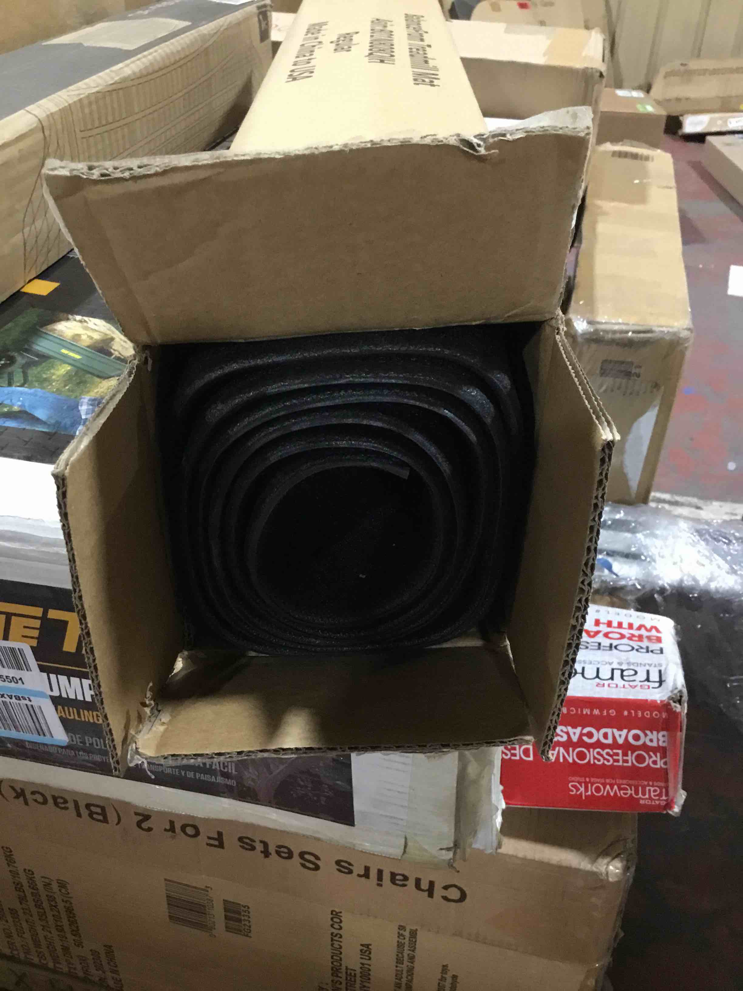 https://s3.amazonaws.com/lotting-images-prod/bidfta/BLU4207673_1706621819564.jpeg