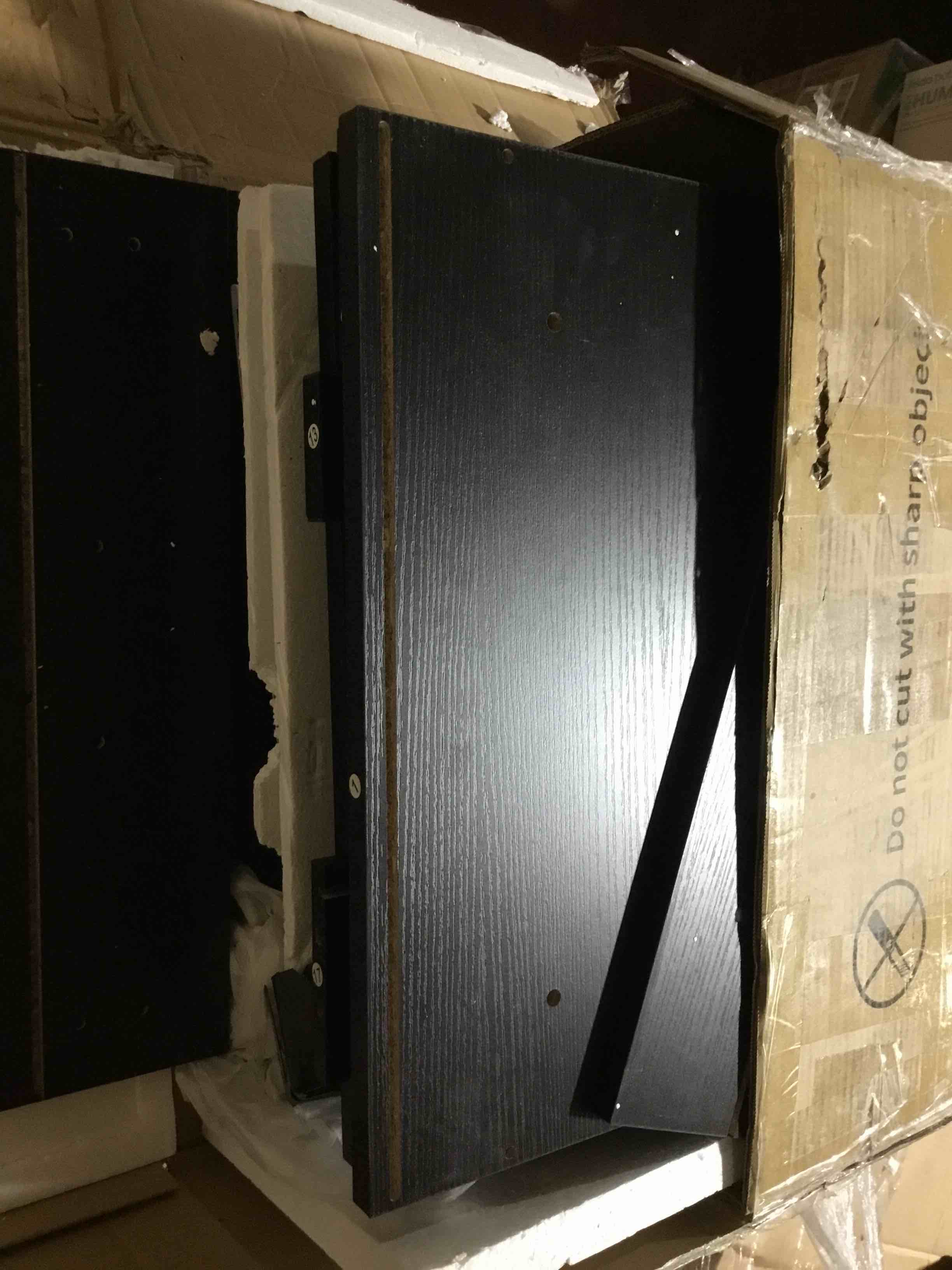 https://s3.amazonaws.com/lotting-images-prod/bidfta/BLU4207752_1706723216233.jpeg