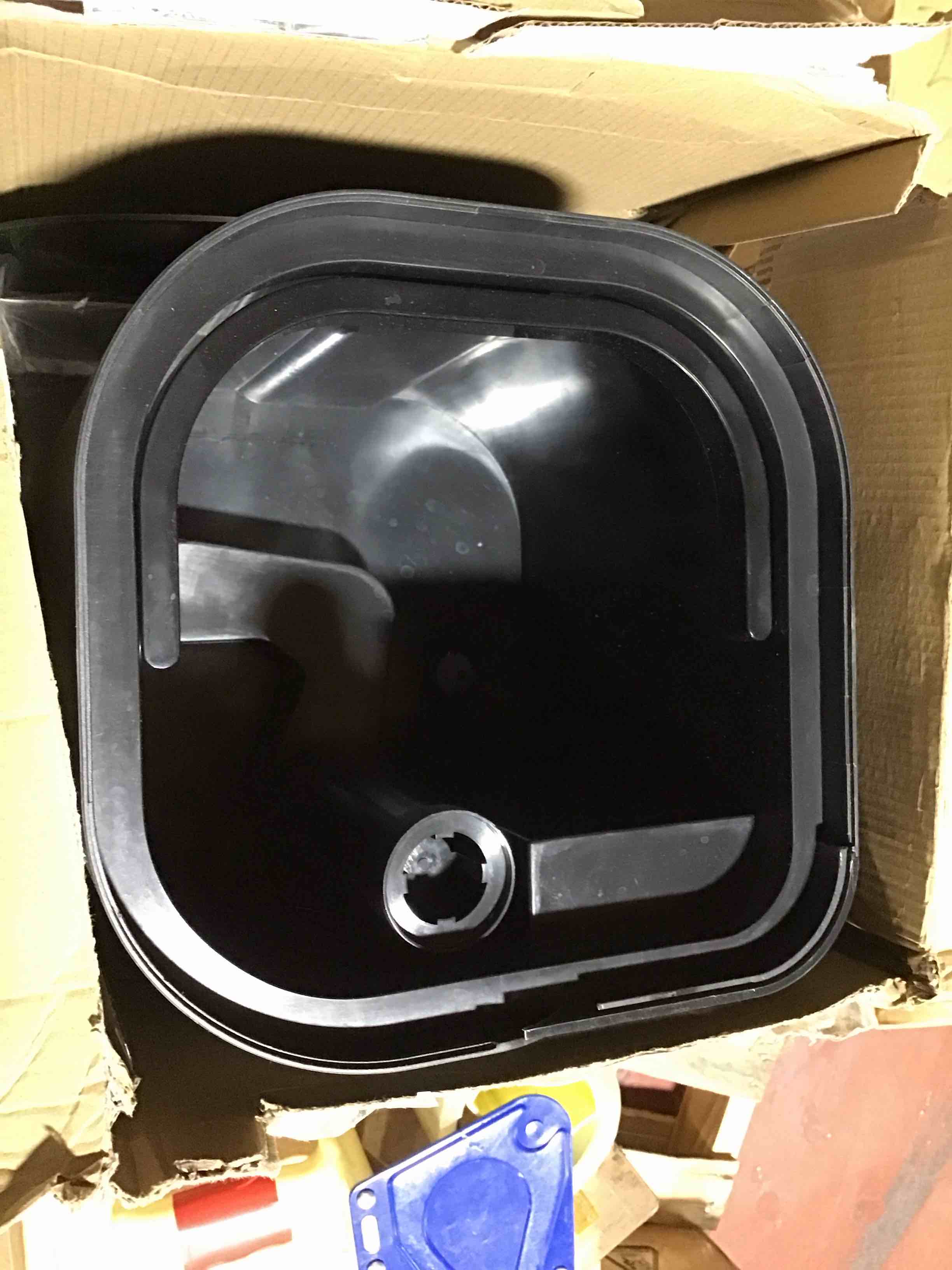 https://s3.amazonaws.com/lotting-images-prod/bidfta/BLU4207807_1706885129805.jpeg