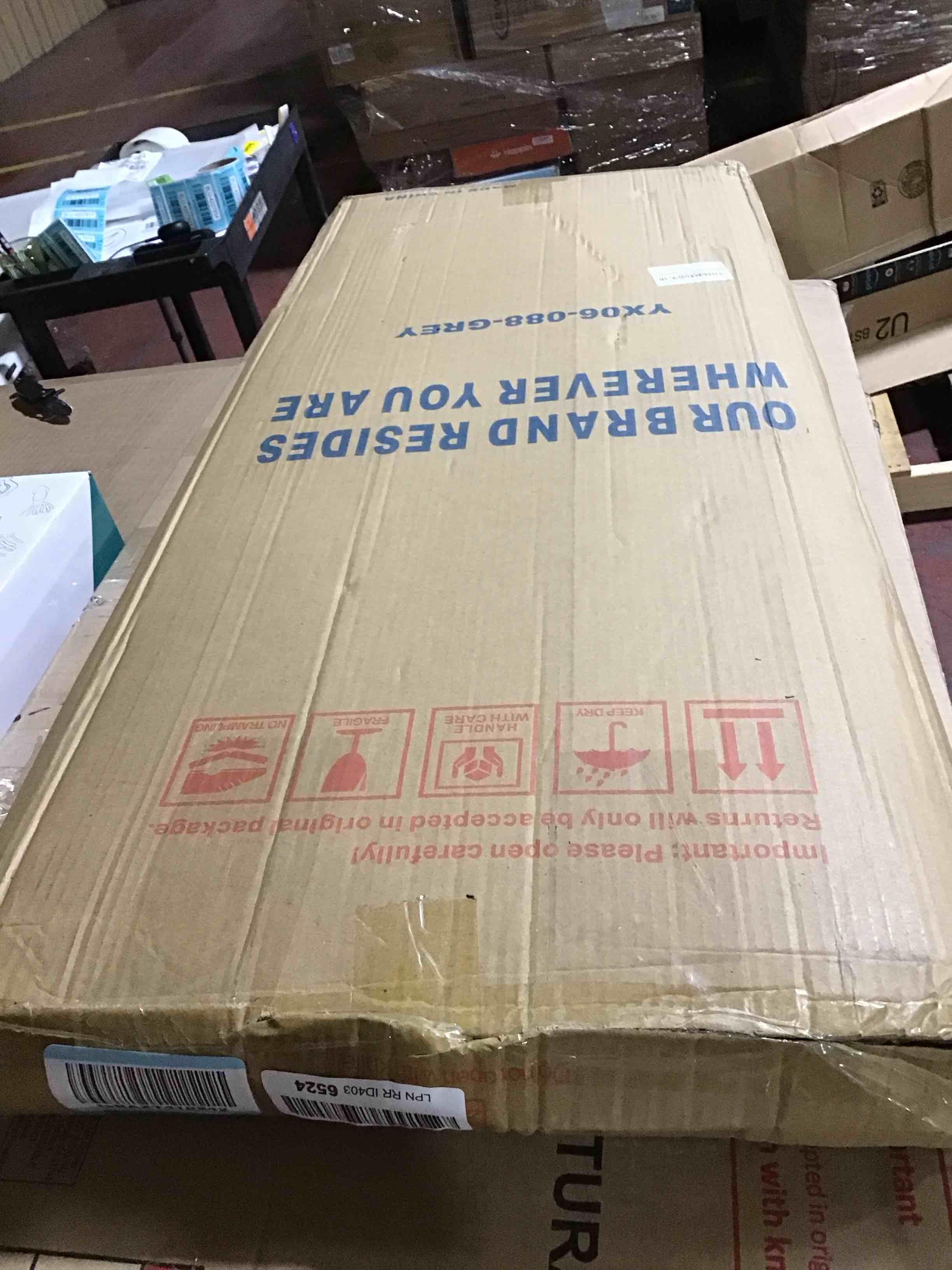 https://s3.amazonaws.com/lotting-images-prod/bidfta/BLU4207819_1706880718356.jpeg