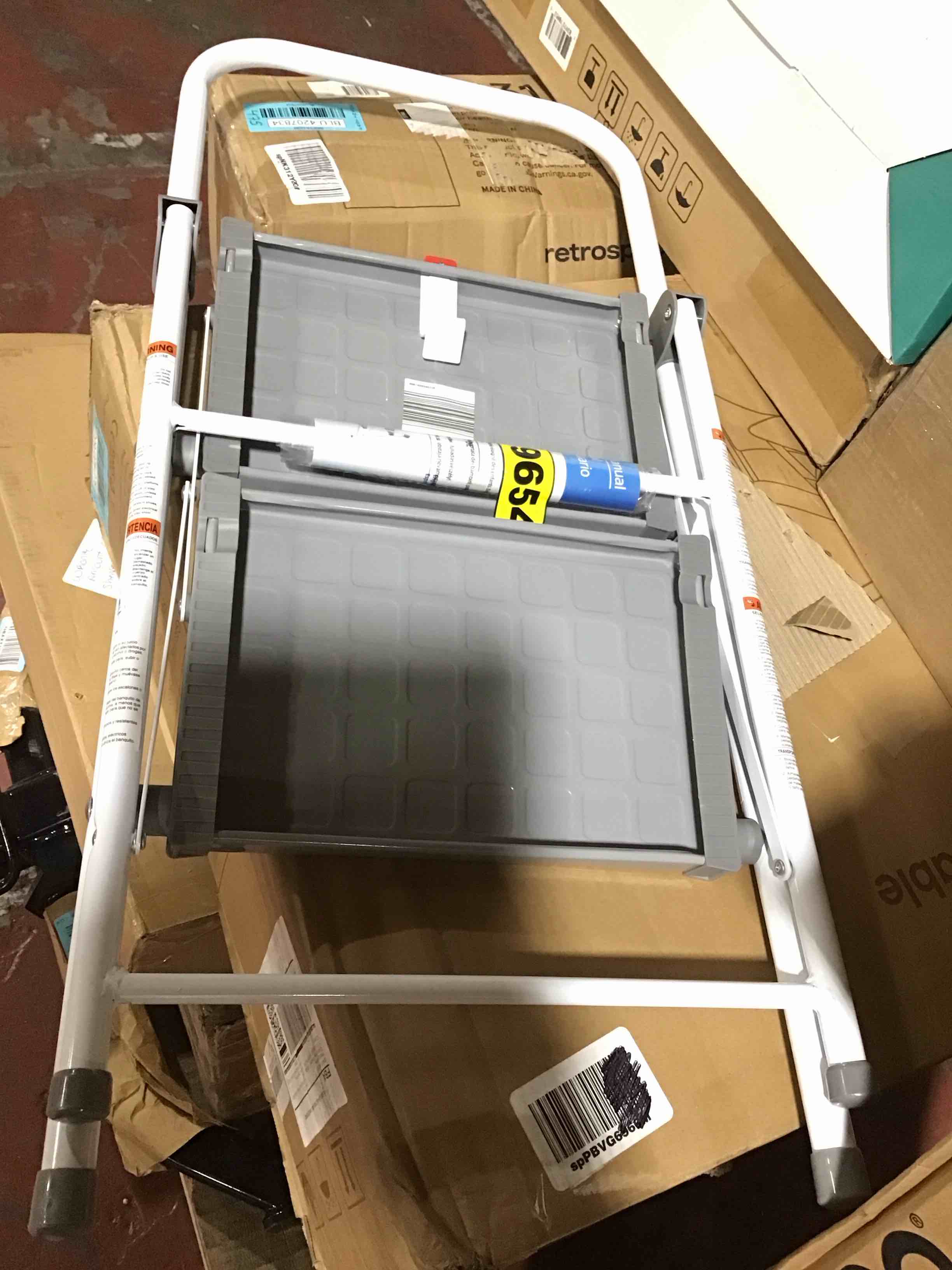 https://s3.amazonaws.com/lotting-images-prod/bidfta/BLU4207823_1706879704915.jpeg