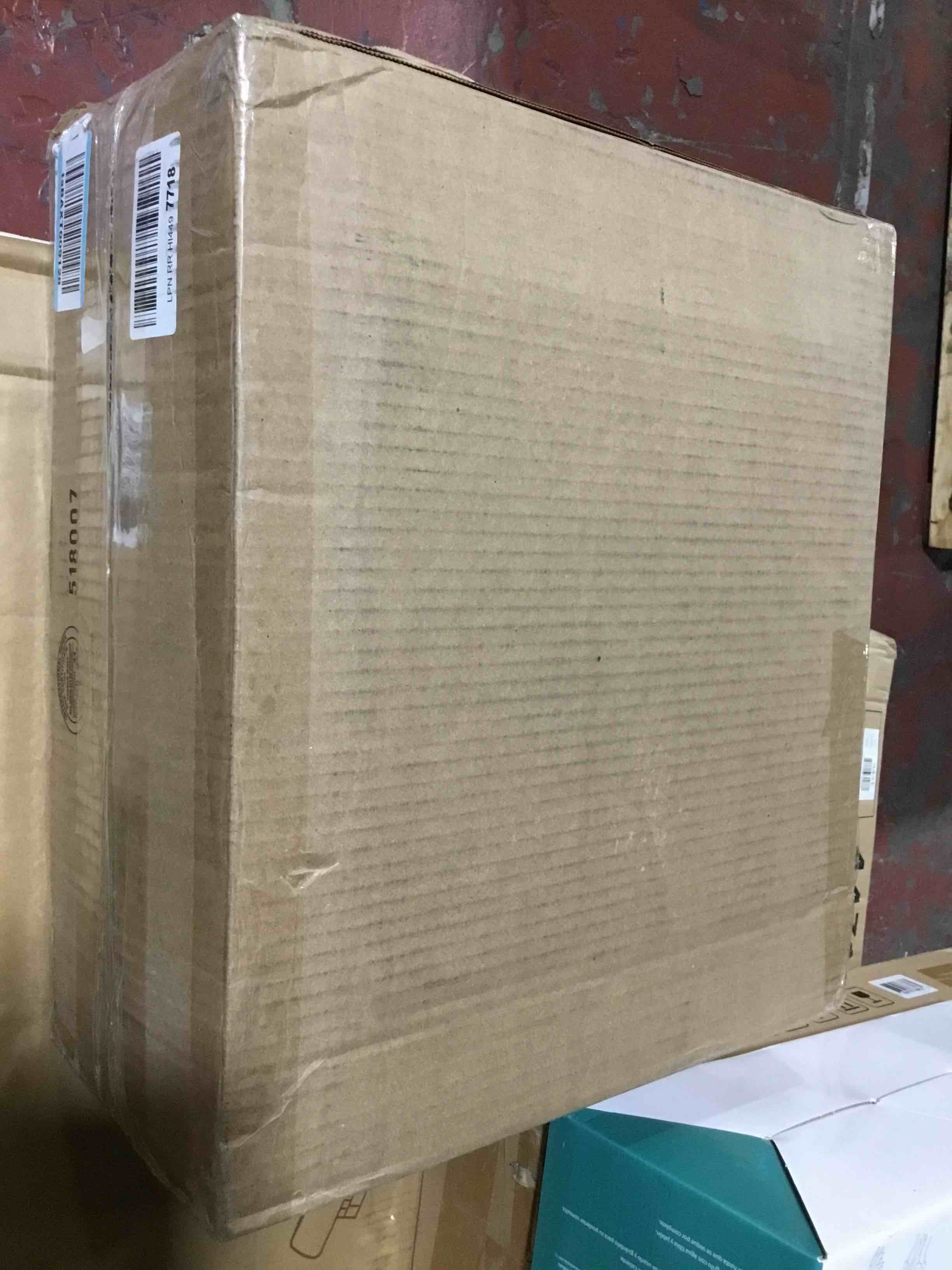 https://s3.amazonaws.com/lotting-images-prod/bidfta/BLU4207825_1706809146702.jpeg