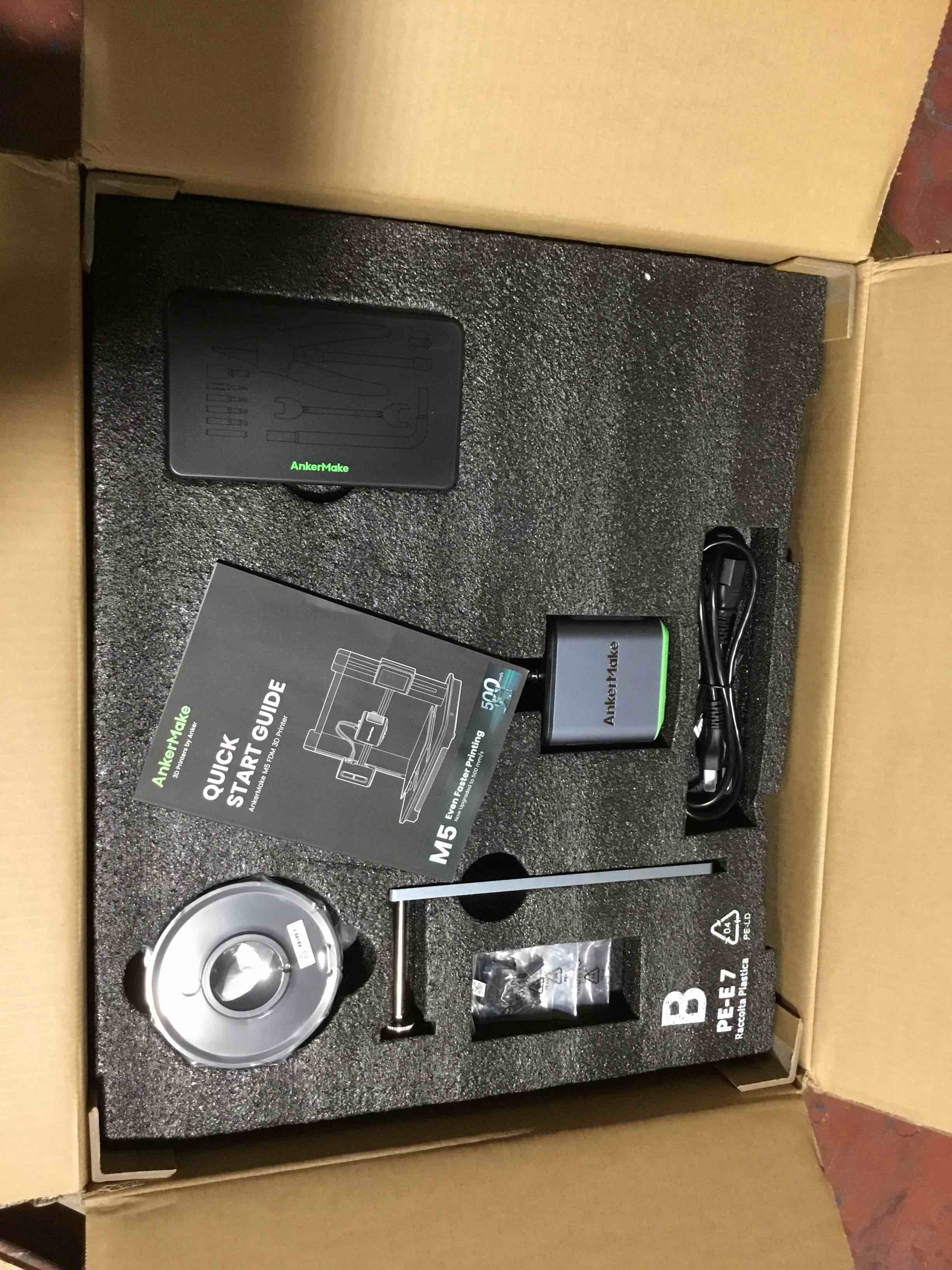https://s3.amazonaws.com/lotting-images-prod/bidfta/BLU4207827_1706808827759.jpeg