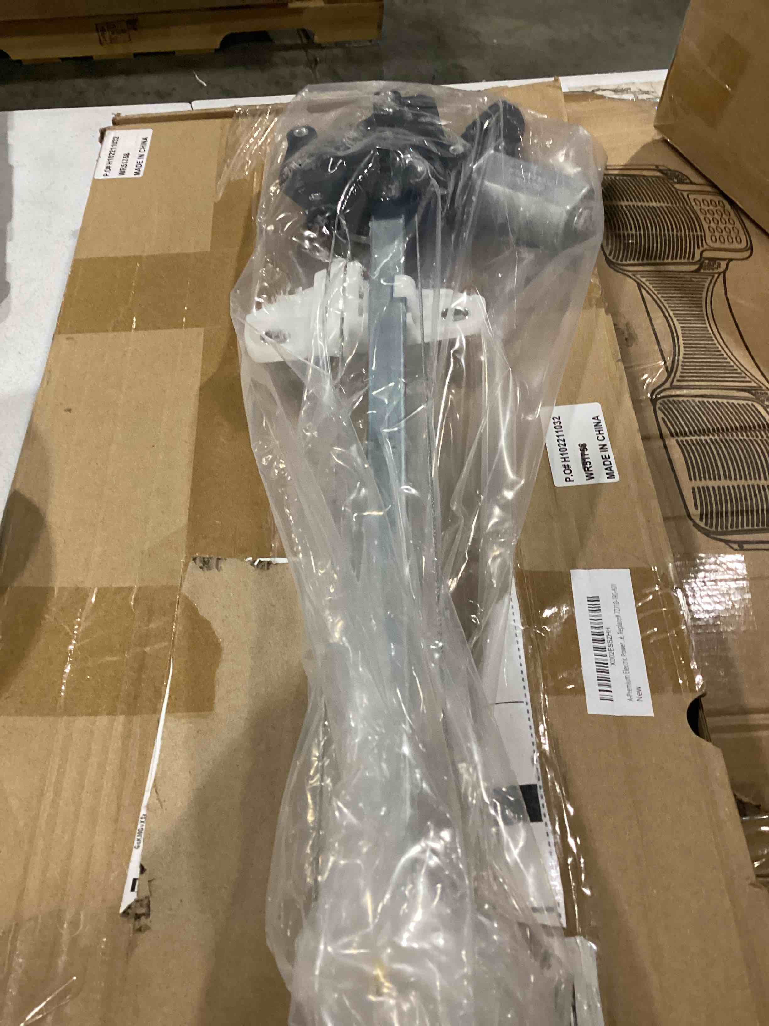 https://s3.amazonaws.com/lotting-images-prod/bidfta/BLU4230479_1701802441354.jpeg