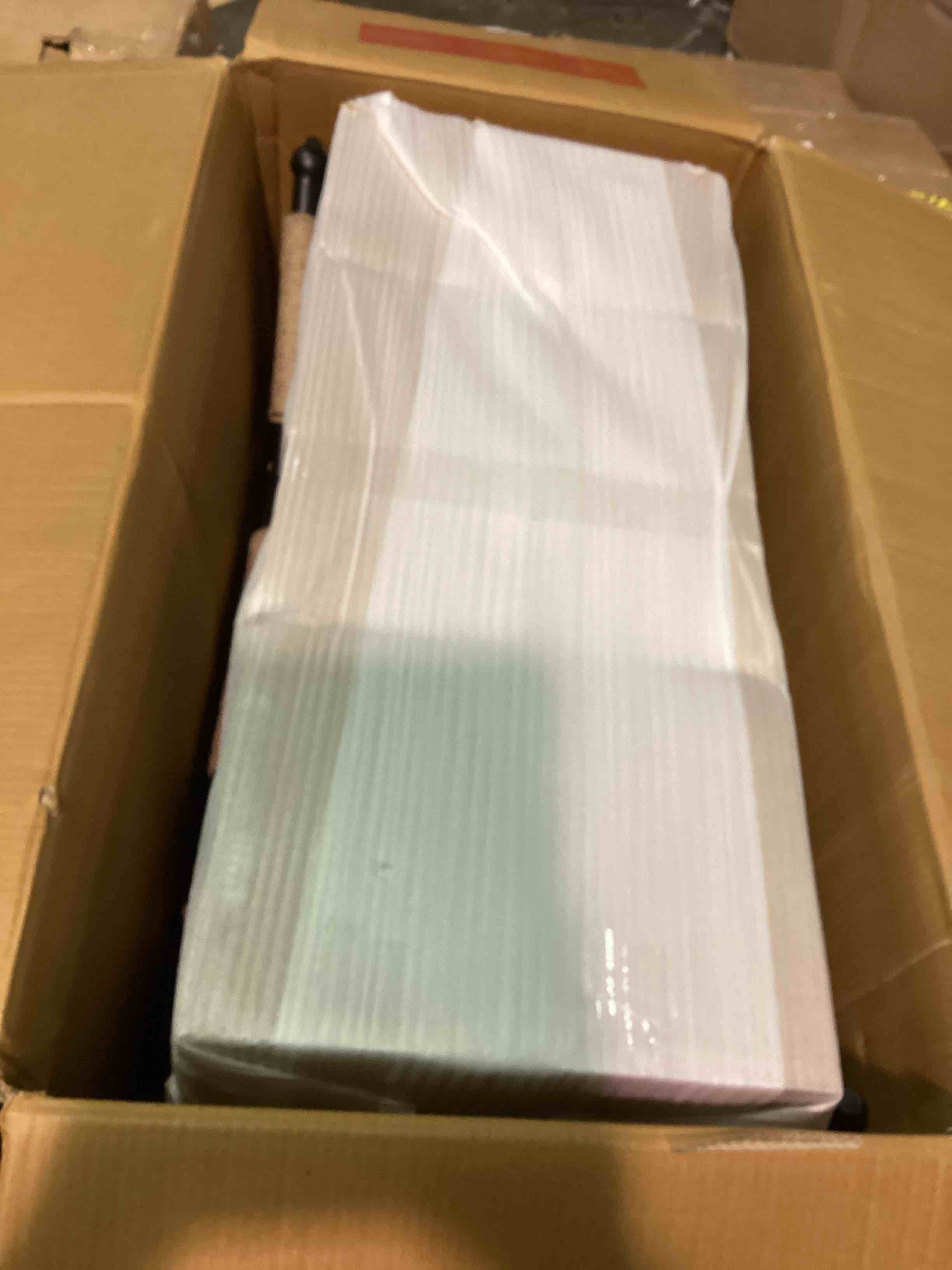 https://s3.amazonaws.com/lotting-images-prod/bidfta/BLU4231006_1702557724503.jpeg