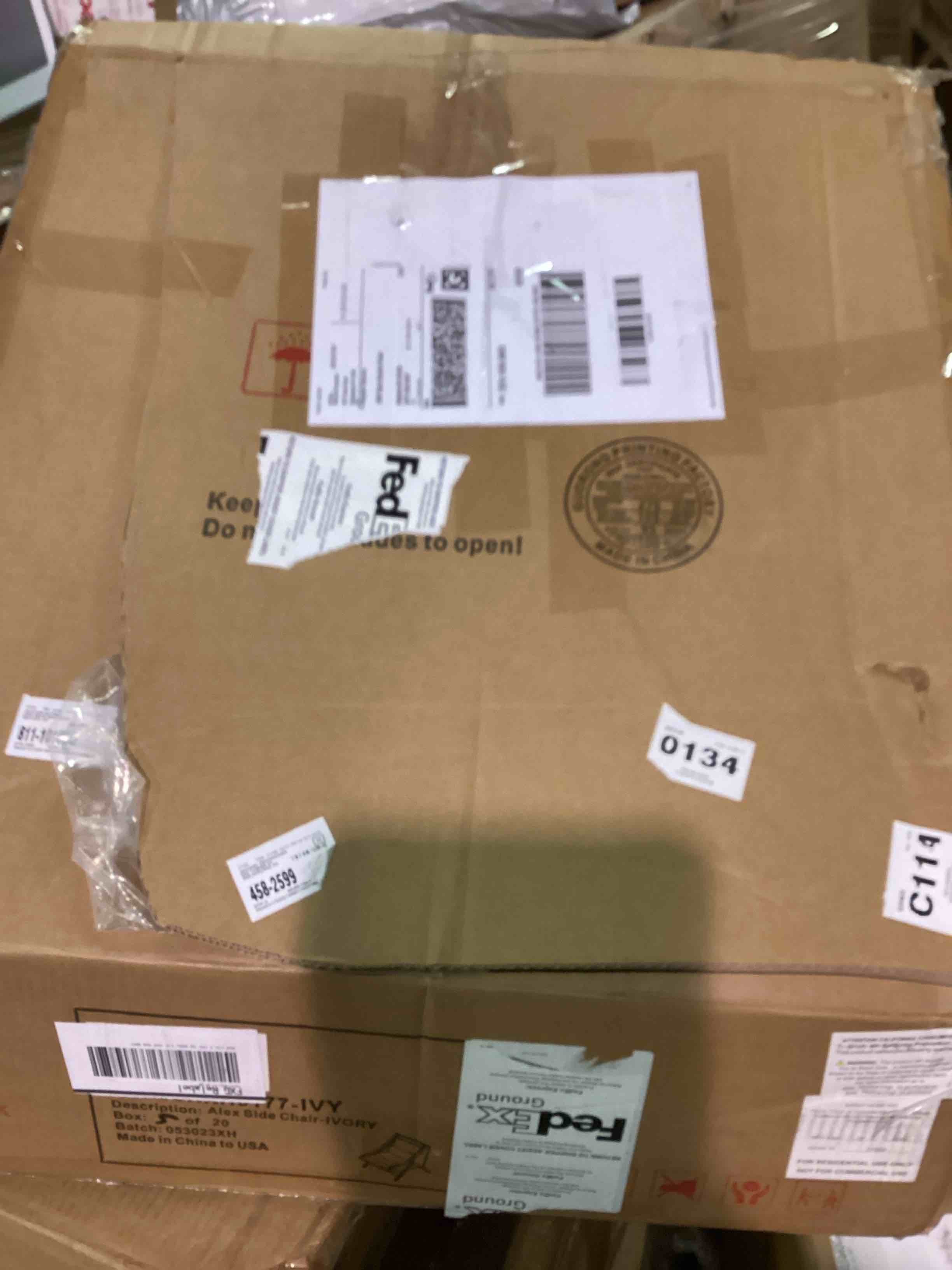 https://s3.amazonaws.com/lotting-images-prod/bidfta/BLU4231019_1702559576620.jpeg
