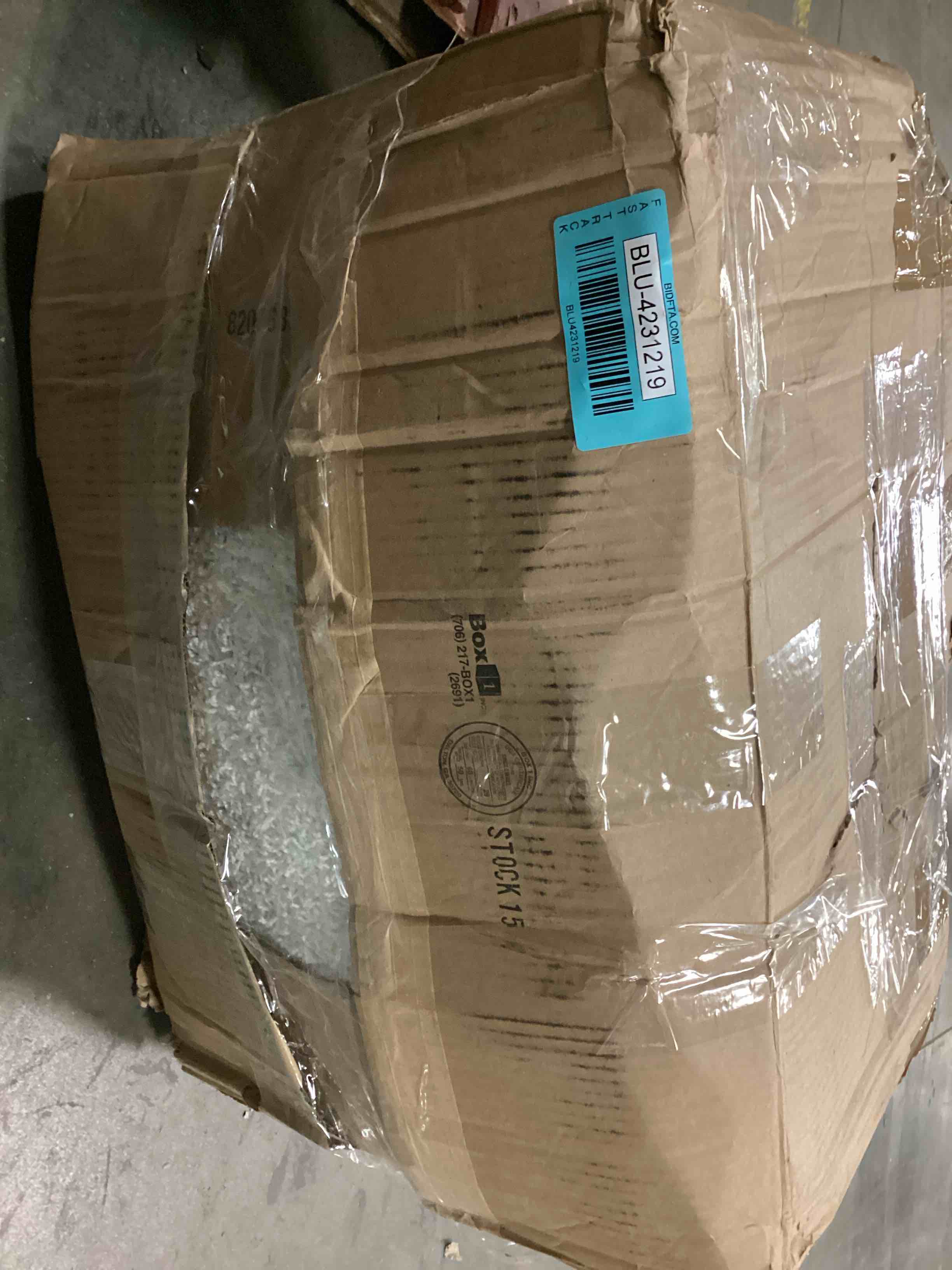 https://s3.amazonaws.com/lotting-images-prod/bidfta/BLU4231219_1702664109385.jpeg
