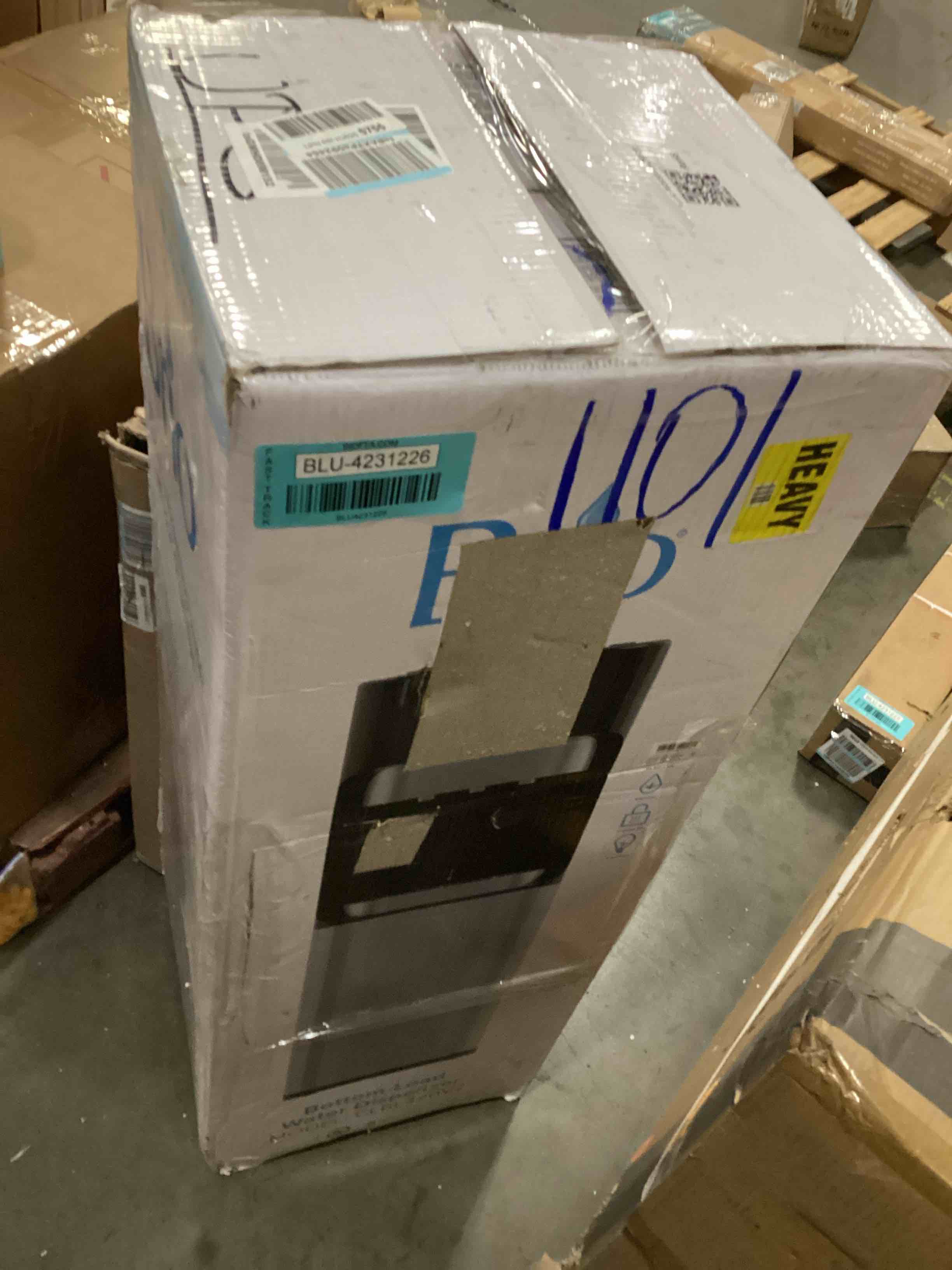 https://s3.amazonaws.com/lotting-images-prod/bidfta/BLU4231226_1702666178616.jpeg