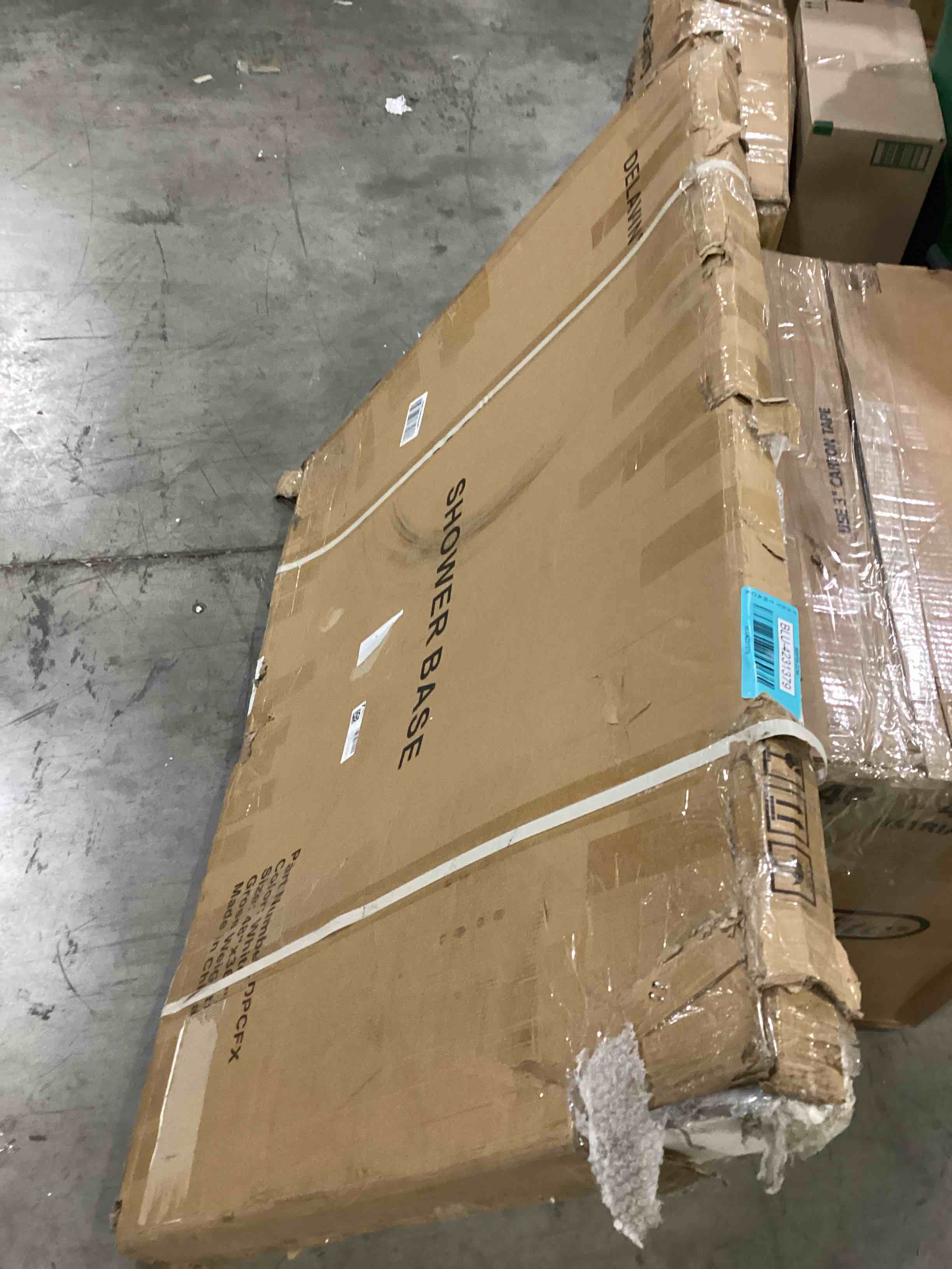 https://s3.amazonaws.com/lotting-images-prod/bidfta/BLU4231379_1702927640317.jpeg