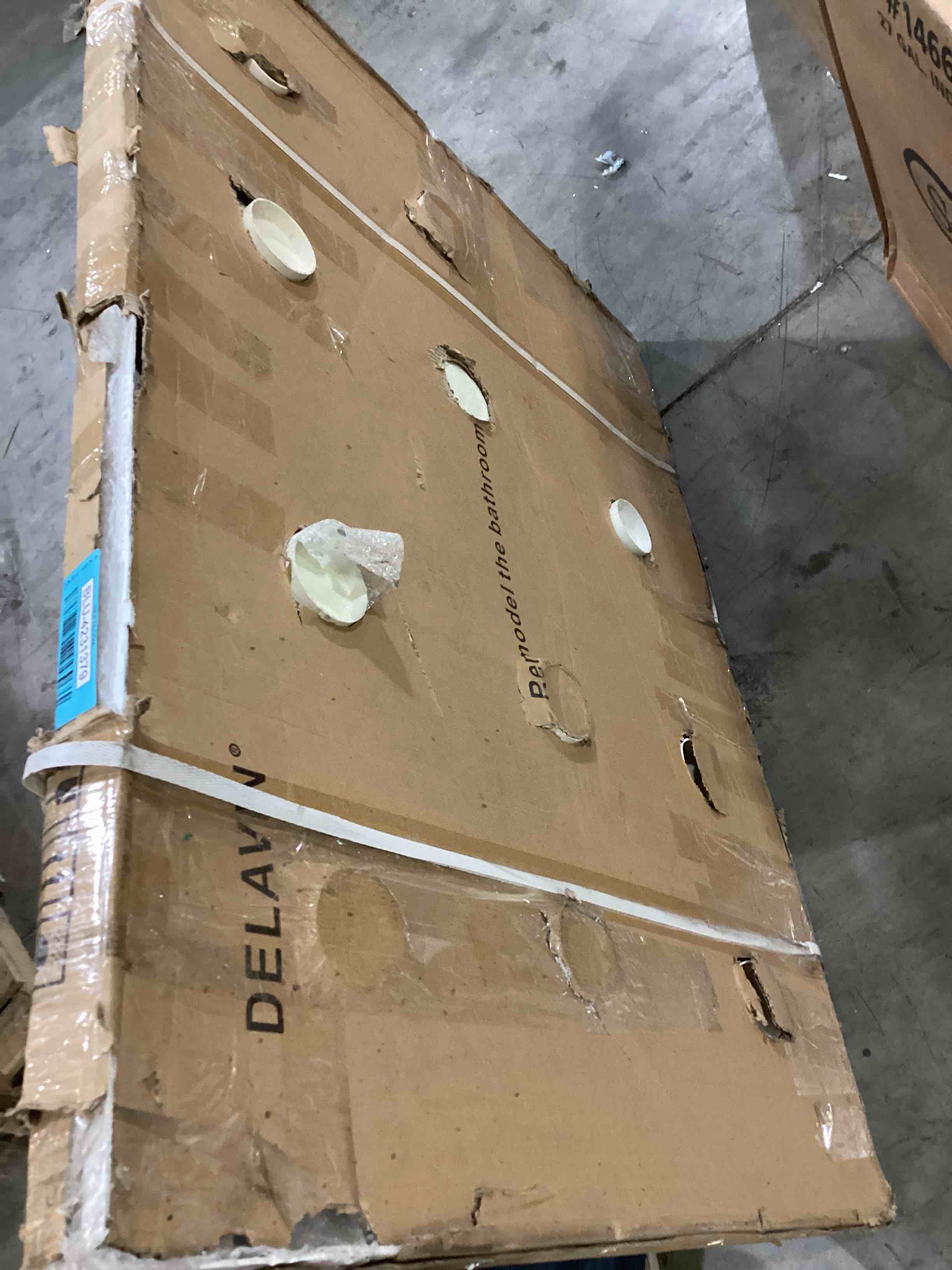 https://s3.amazonaws.com/lotting-images-prod/bidfta/BLU4231379_1702927650681.jpeg