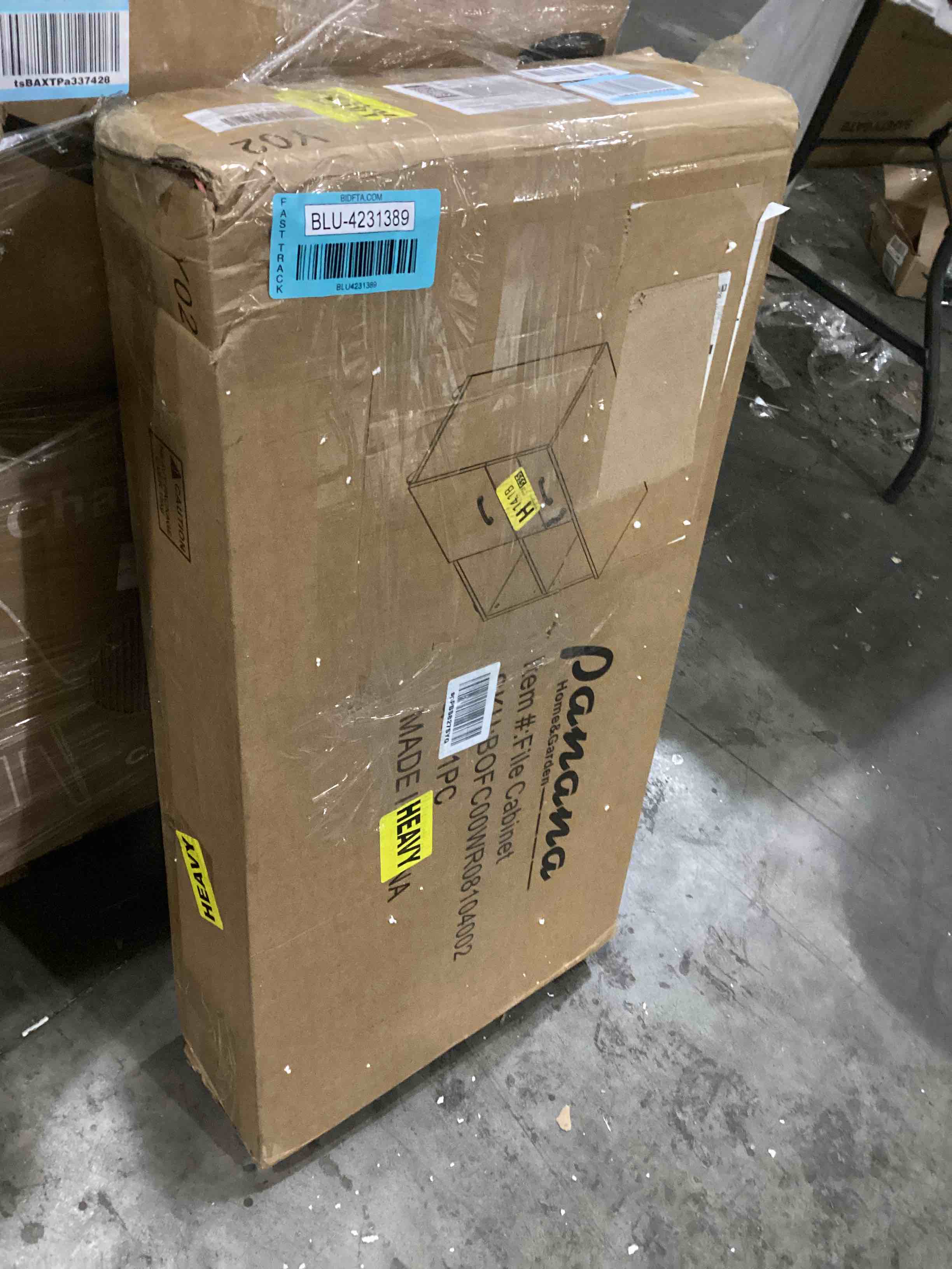 https://s3.amazonaws.com/lotting-images-prod/bidfta/BLU4231389_1702988597794.jpeg