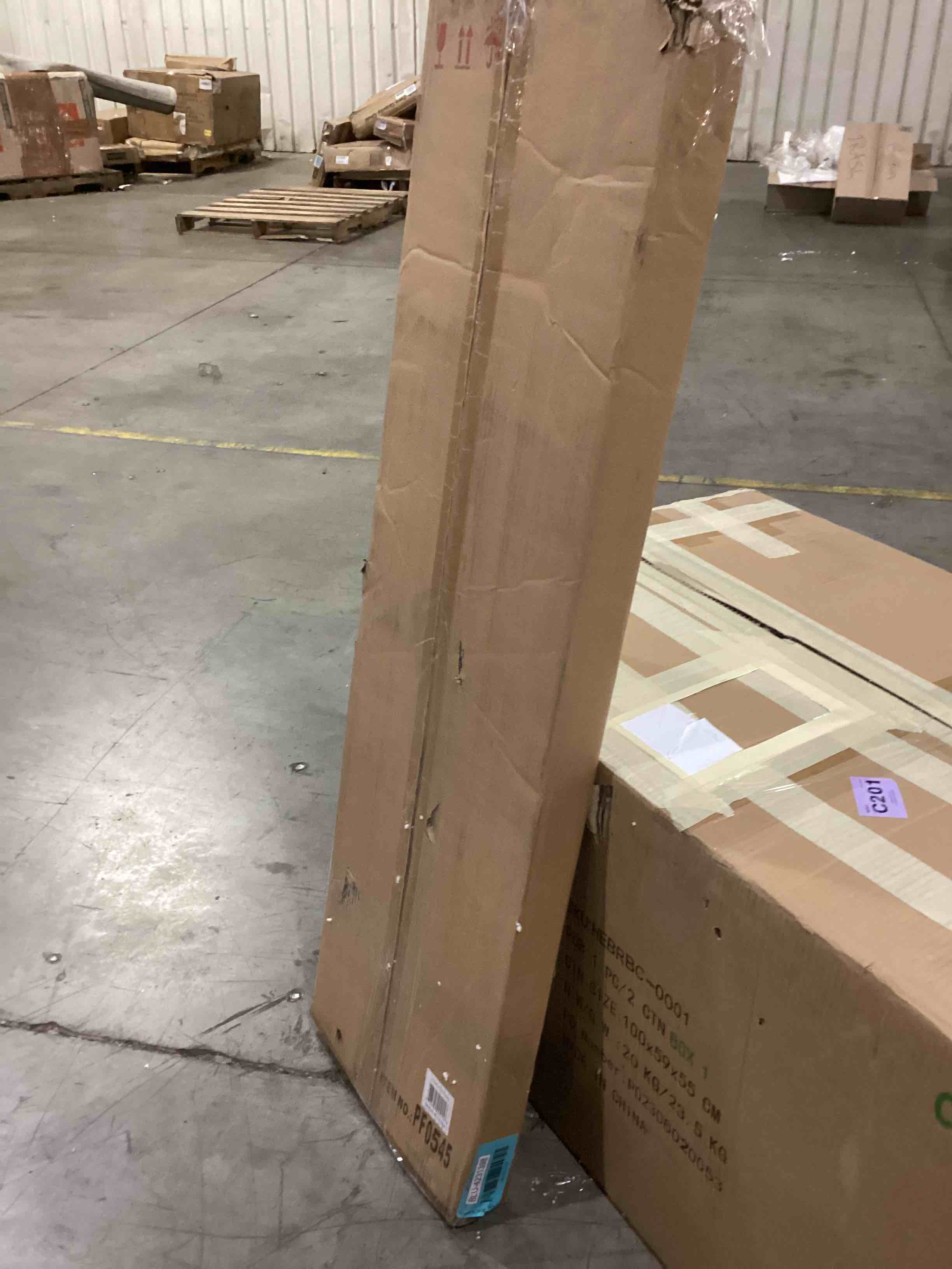https://s3.amazonaws.com/lotting-images-prod/bidfta/BLU4231398_1702993680254.jpeg