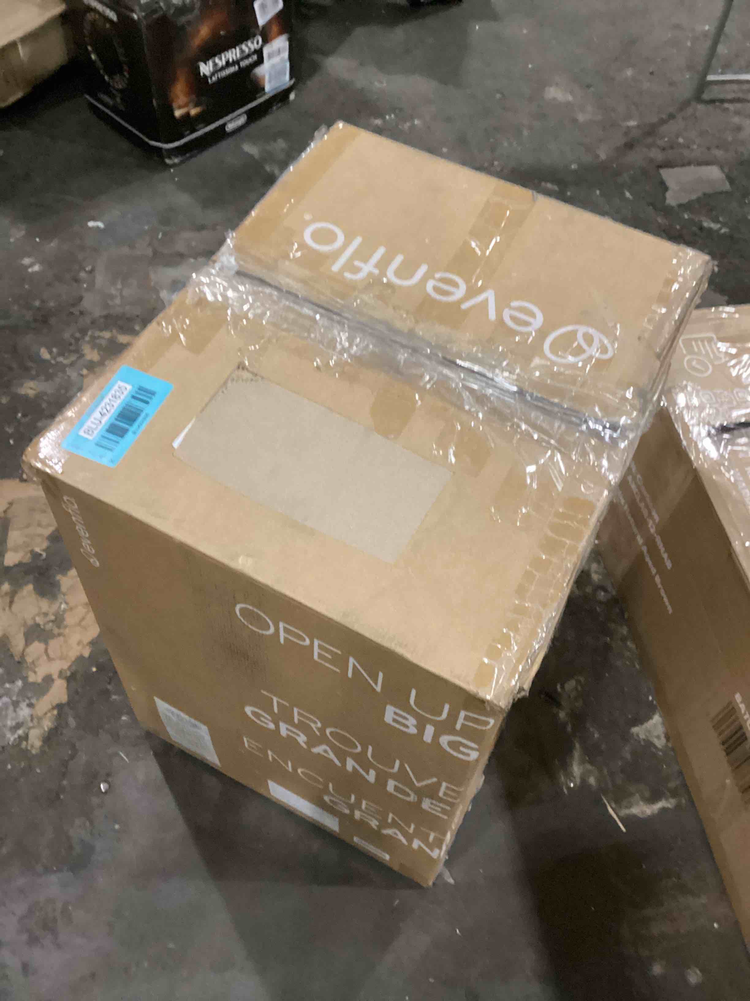 https://s3.amazonaws.com/lotting-images-prod/bidfta/BLU4231835_1704284842559.jpeg