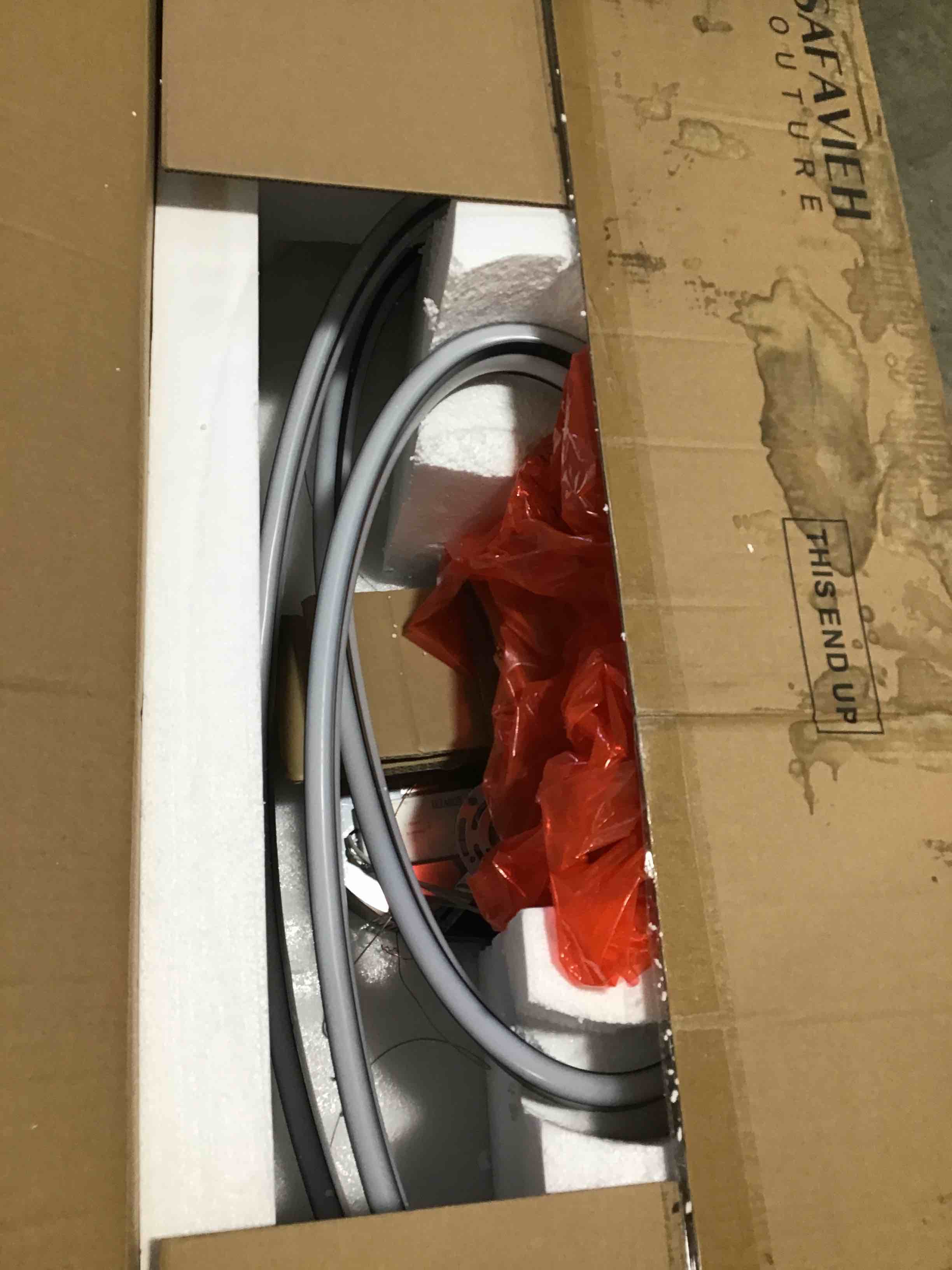 https://s3.amazonaws.com/lotting-images-prod/bidfta/BLU4266591_1681225111438.jpeg
