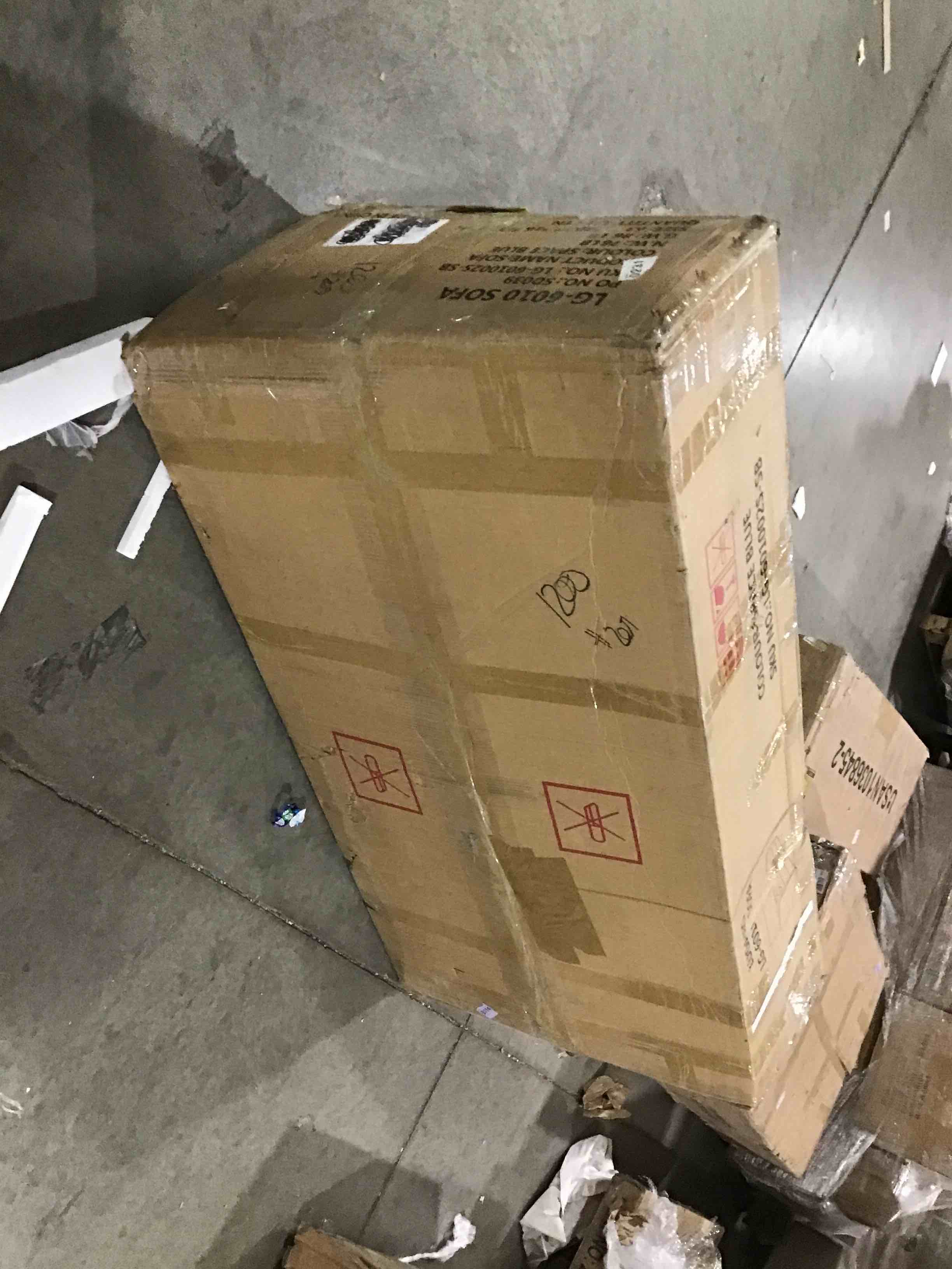 https://s3.amazonaws.com/lotting-images-prod/bidfta/BLU4267483_1683033951572.jpeg