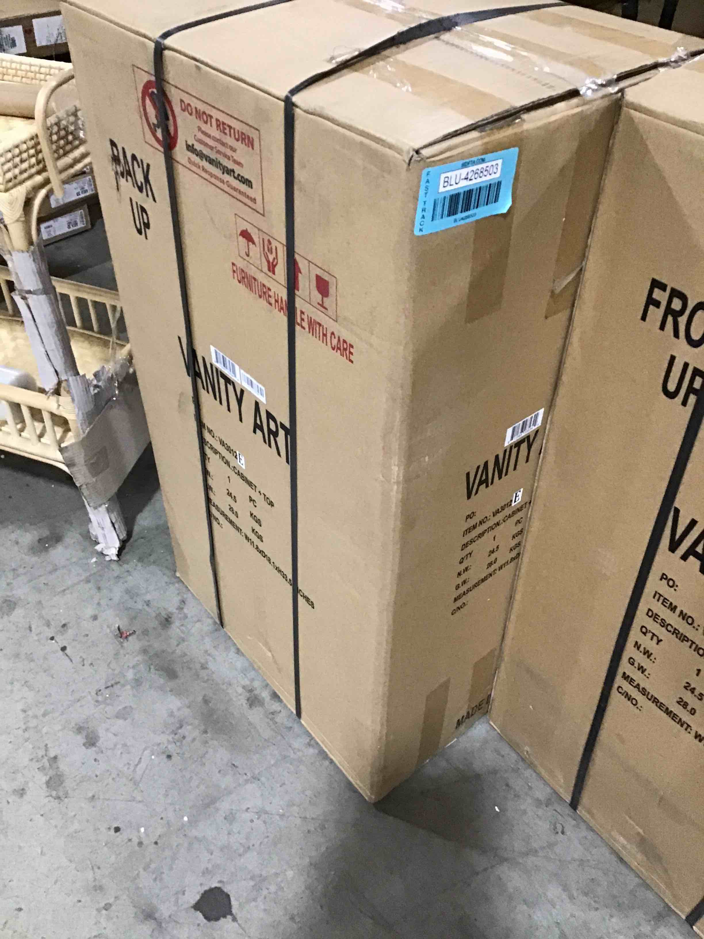 https://s3.amazonaws.com/lotting-images-prod/bidfta/BLU4268503_1686937700391.jpeg