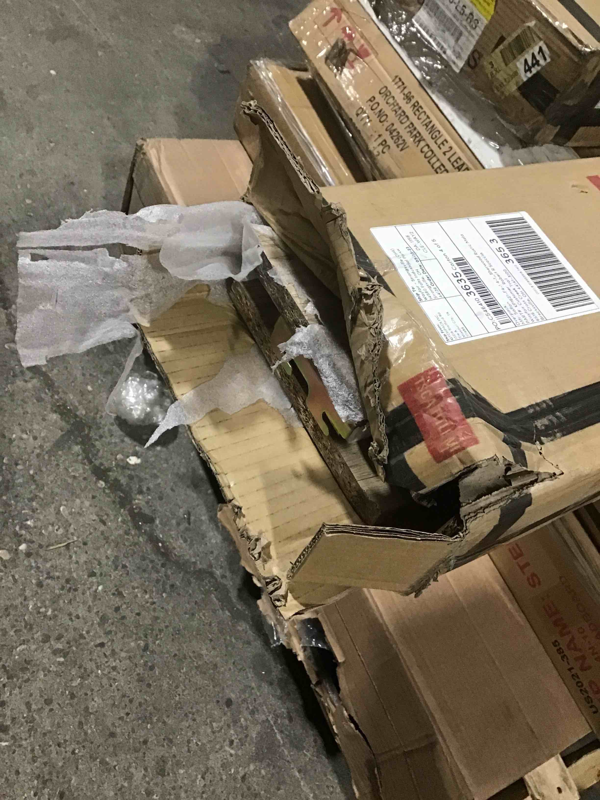 https://s3.amazonaws.com/lotting-images-prod/bidfta/BLU4269388_1688309894825.jpeg