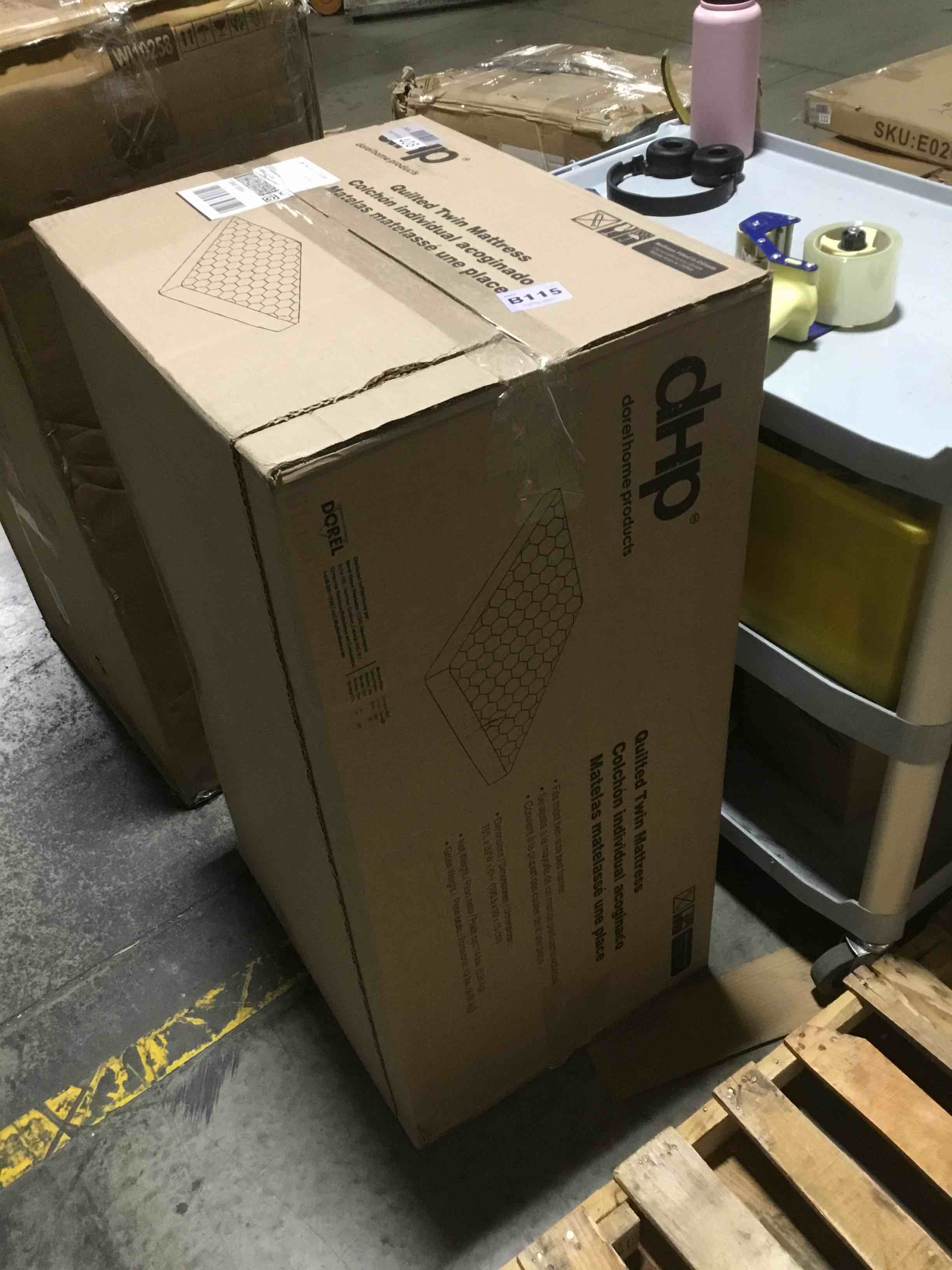 https://s3.amazonaws.com/lotting-images-prod/bidfta/BLU4269731_1686572830776.jpeg