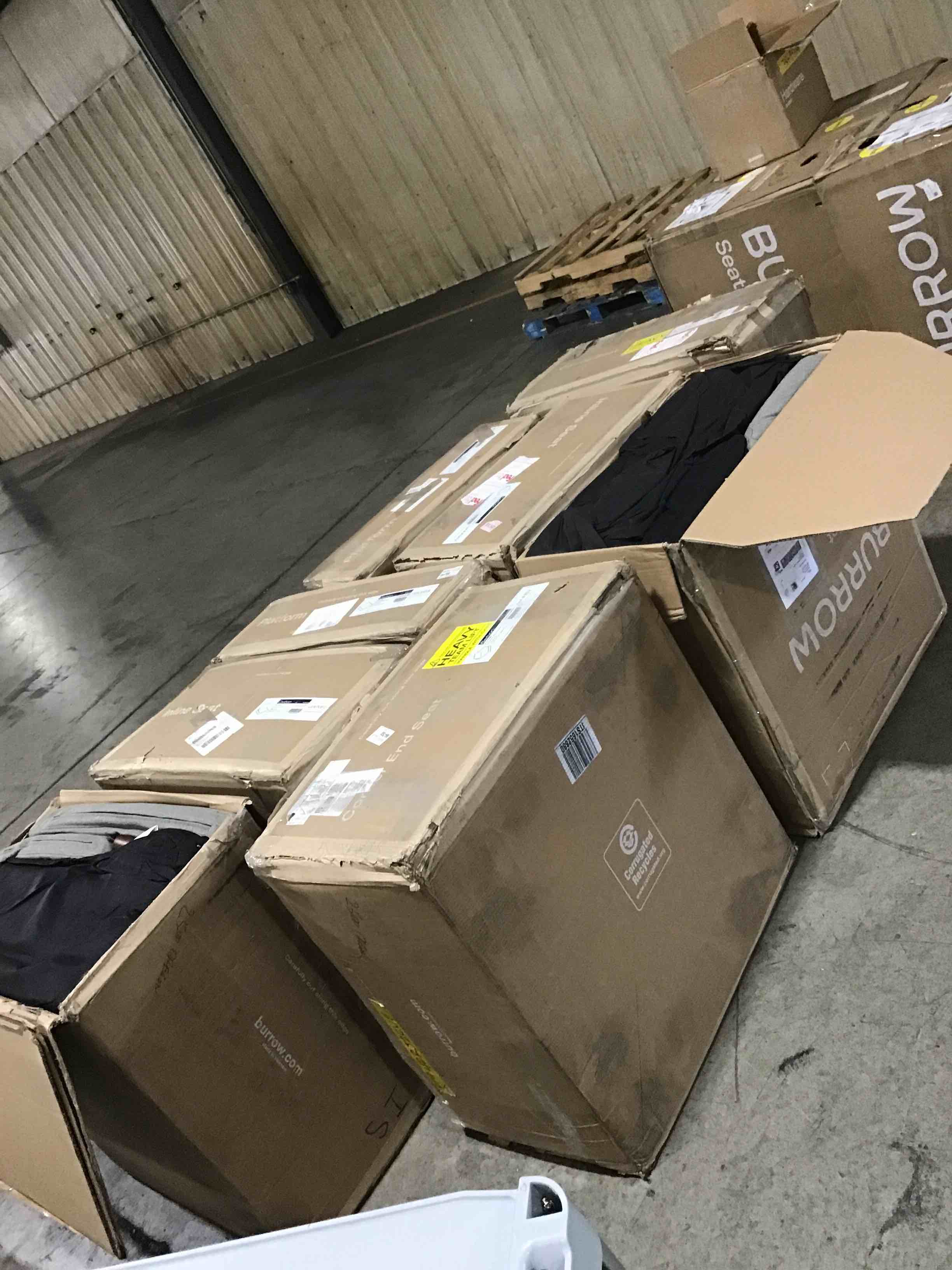 https://s3.amazonaws.com/lotting-images-prod/bidfta/BLU4270373_1688153246009.jpeg
