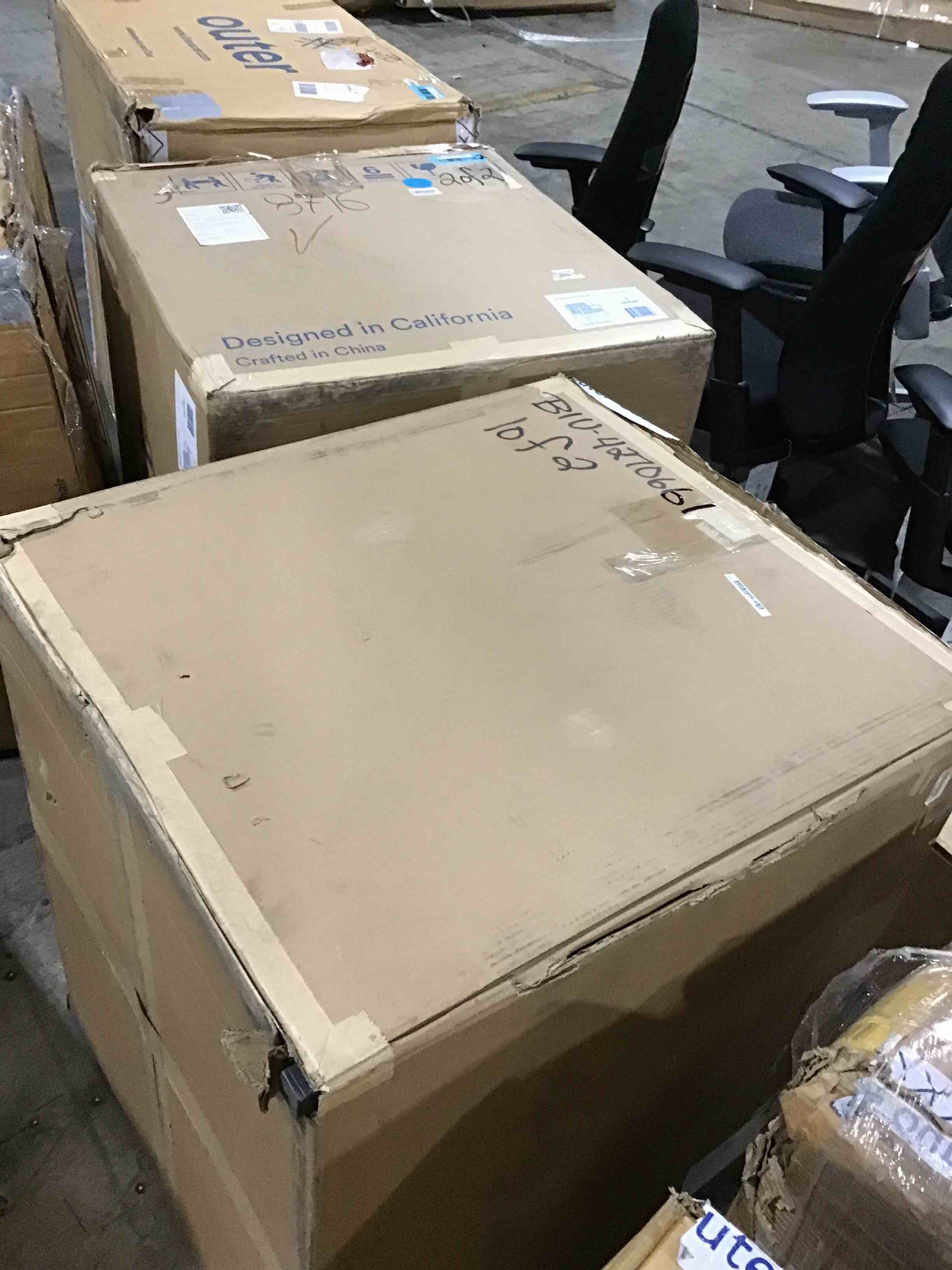 https://s3.amazonaws.com/lotting-images-prod/bidfta/BLU4270661_1689252115696.jpeg