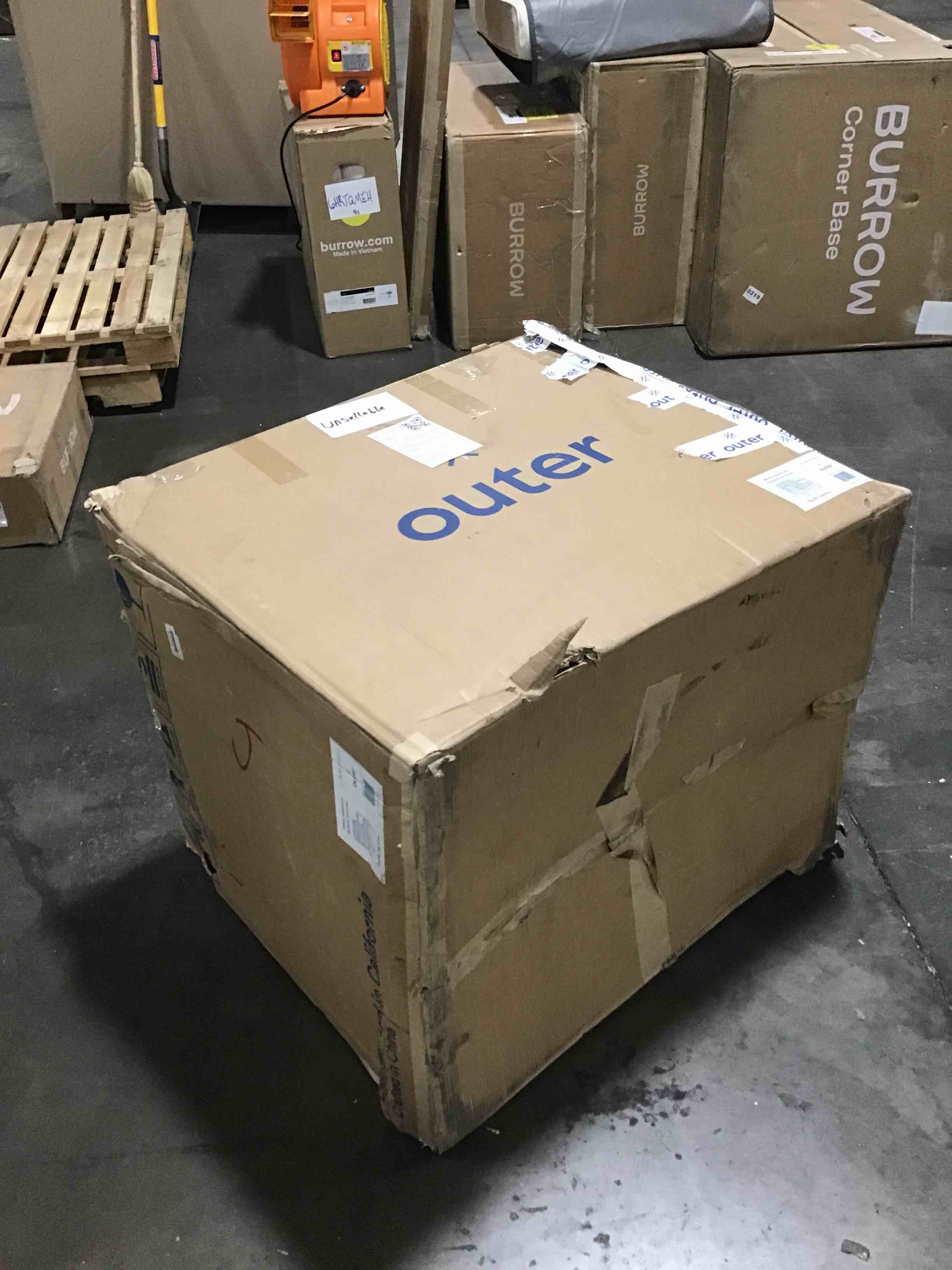https://s3.amazonaws.com/lotting-images-prod/bidfta/BLU4270671_1689262511703.jpeg