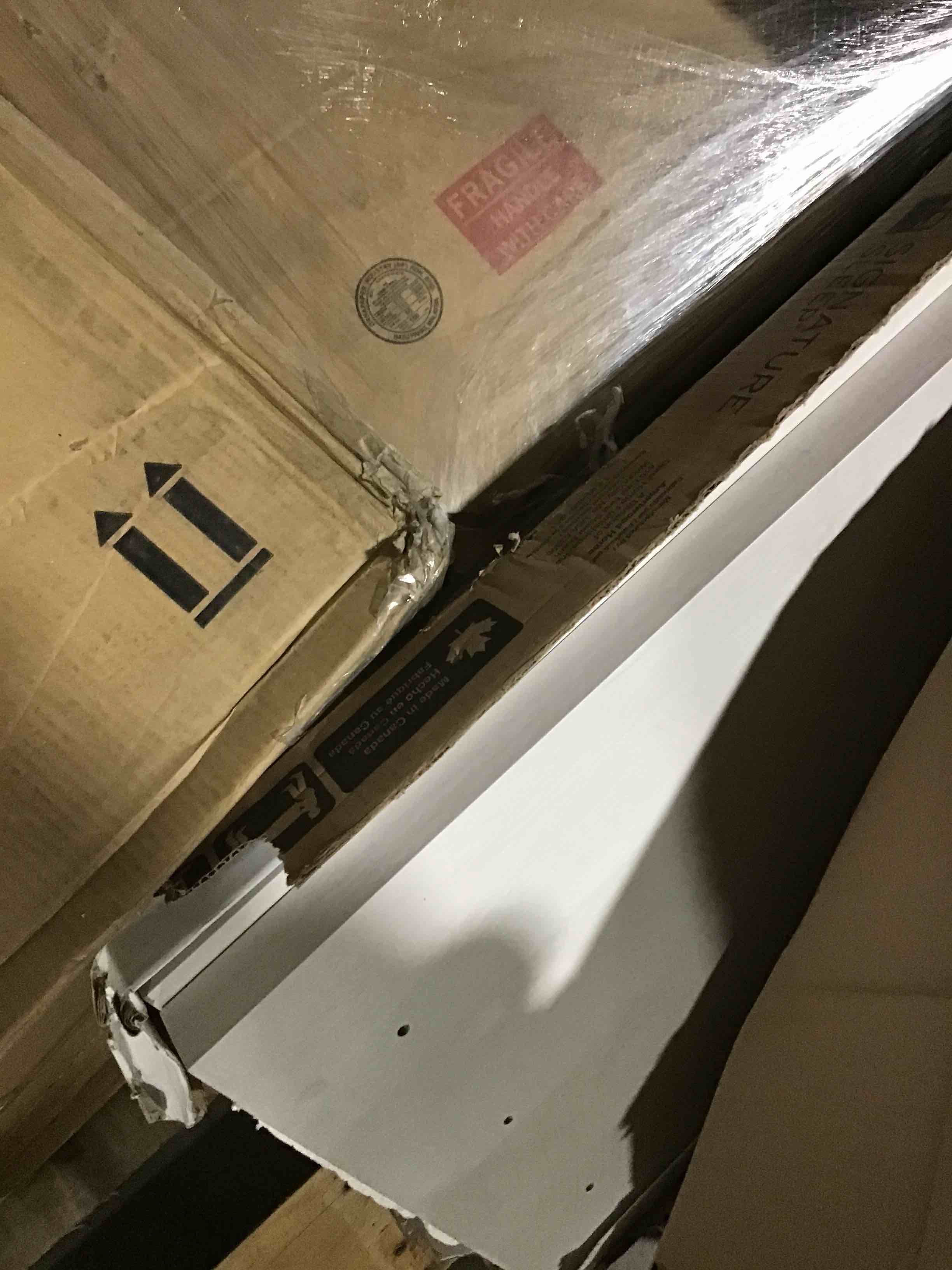 https://s3.amazonaws.com/lotting-images-prod/bidfta/BLU4274214_1685994858854.jpeg