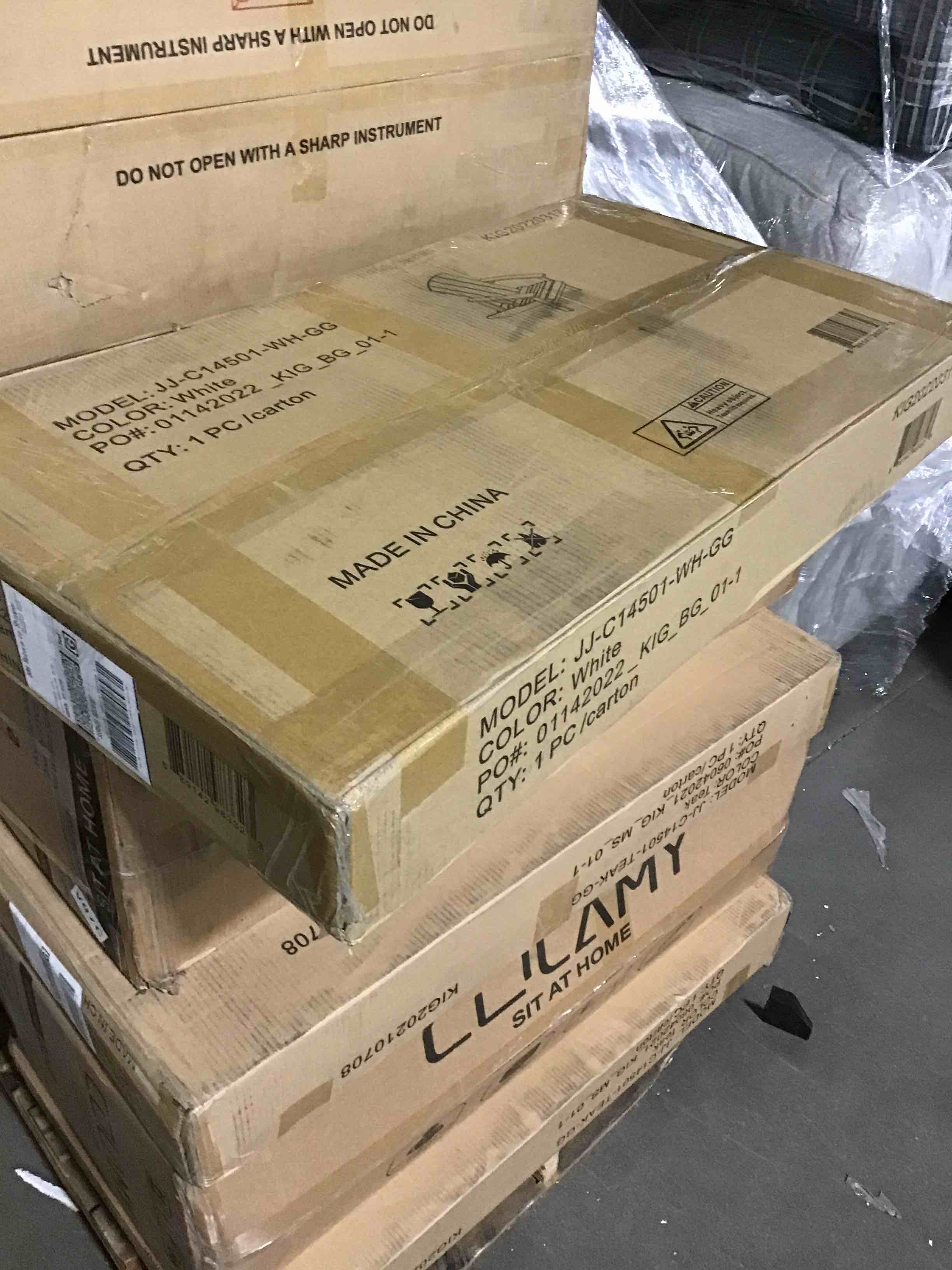 https://s3.amazonaws.com/lotting-images-prod/bidfta/BLU4274240_1686071286054.jpeg