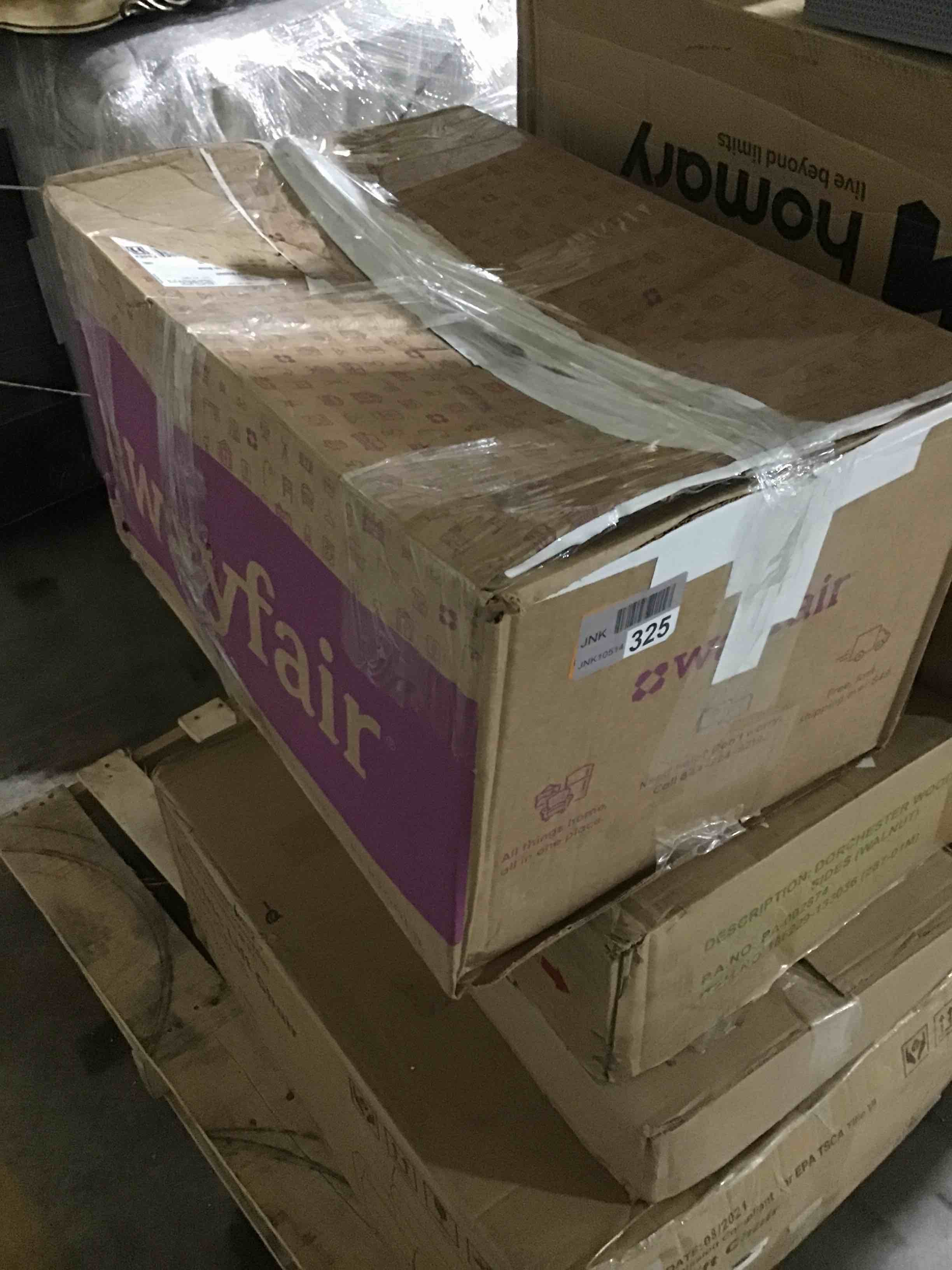 https://s3.amazonaws.com/lotting-images-prod/bidfta/BLU4274250_1686076369601.jpeg