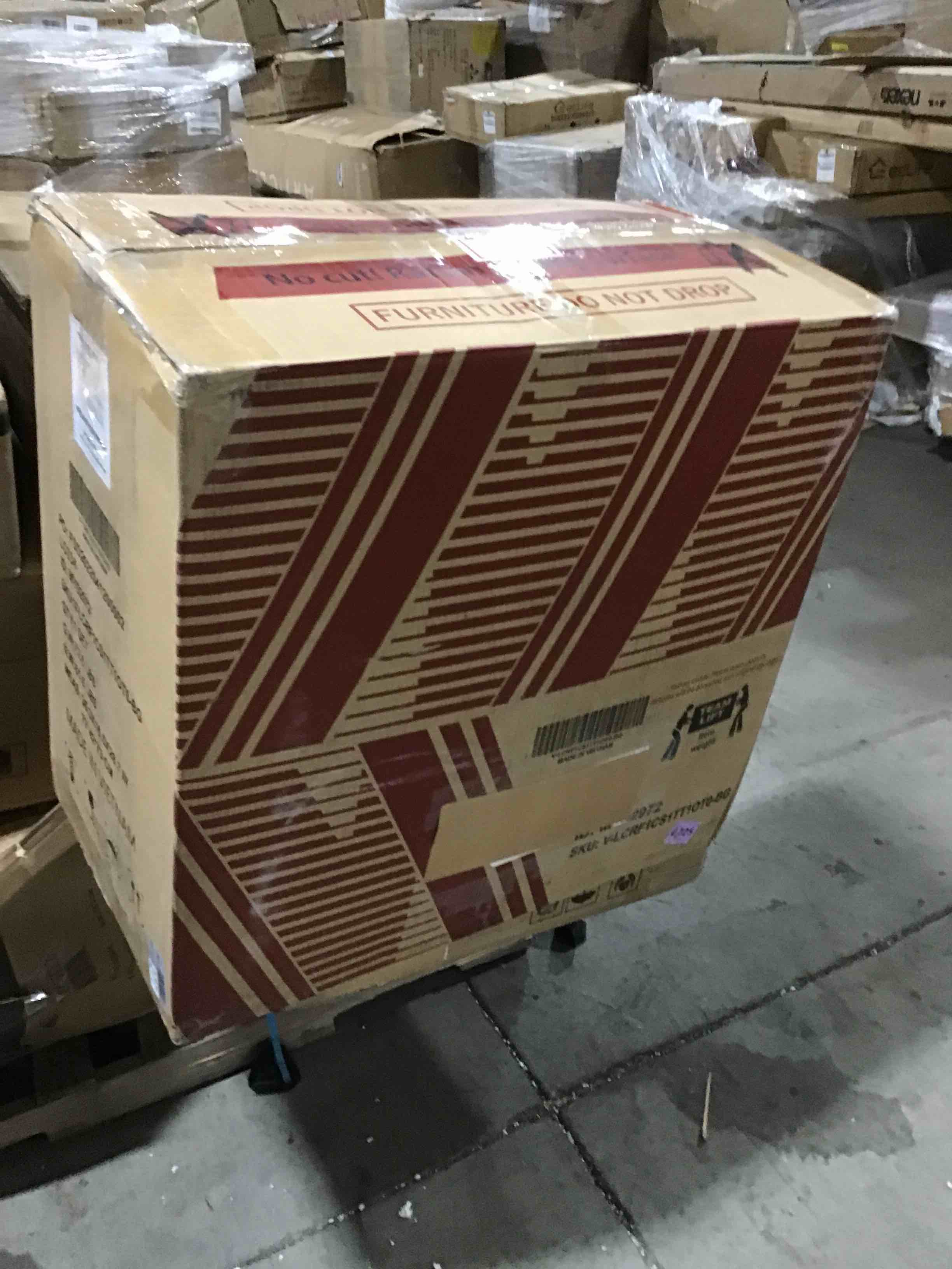 https://s3.amazonaws.com/lotting-images-prod/bidfta/BLU4274607_1687264537183.jpeg