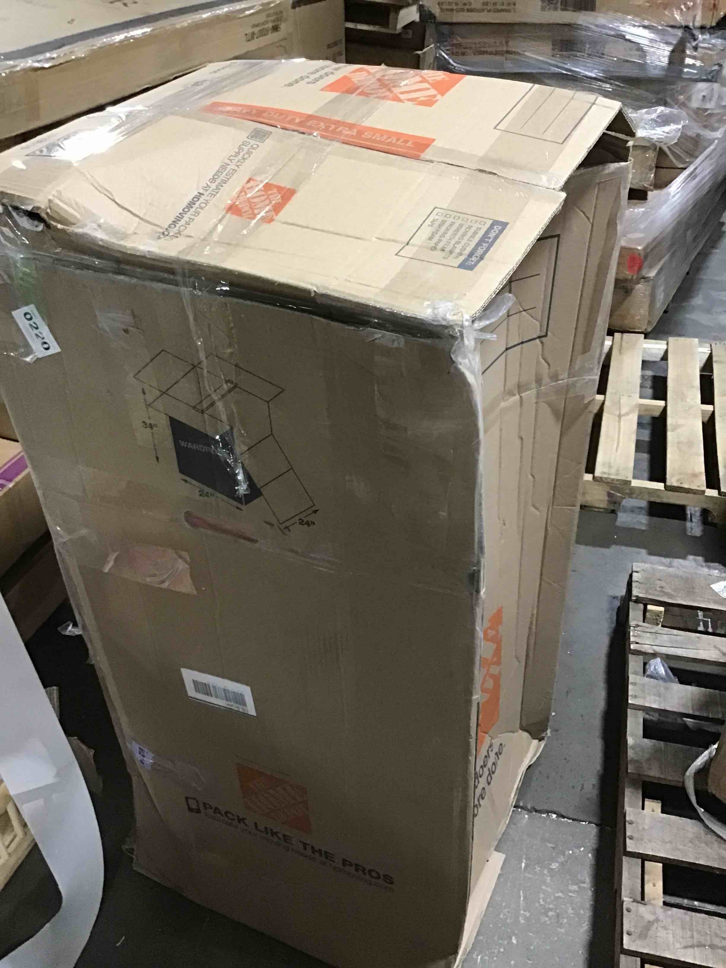 https://s3.amazonaws.com/lotting-images-prod/bidfta/BLU4274987_1688153480435.jpeg