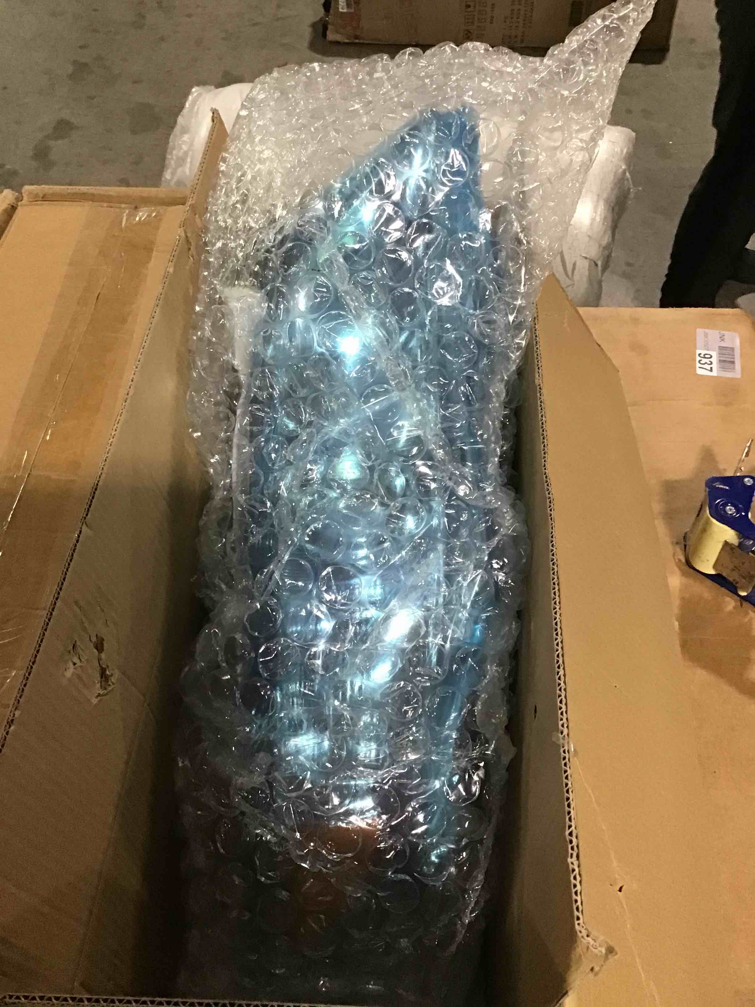 https://s3.amazonaws.com/lotting-images-prod/bidfta/BLU4275427_1689338019701.jpeg