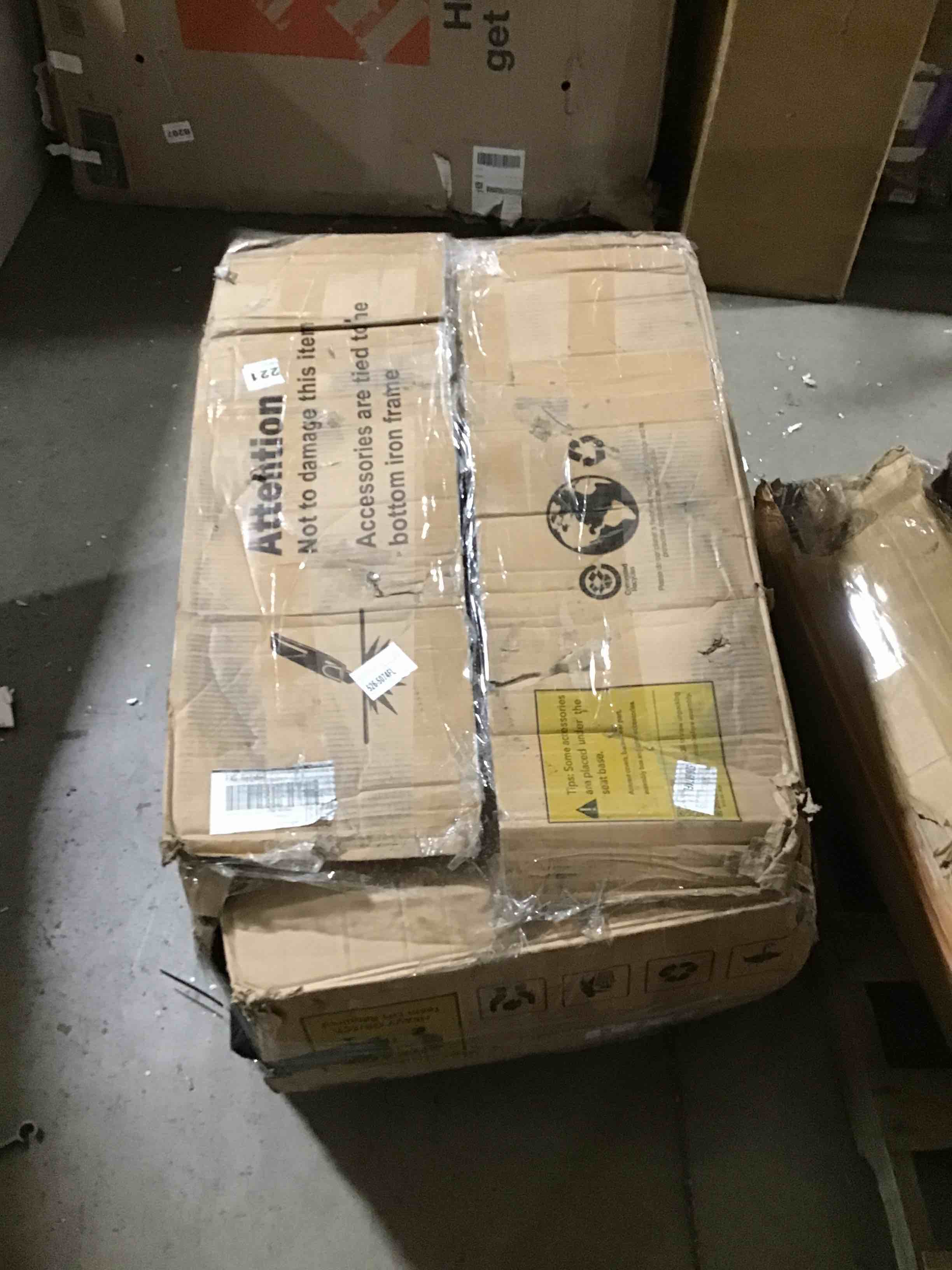 https://s3.amazonaws.com/lotting-images-prod/bidfta/BLU4277311_1686075909319.jpeg