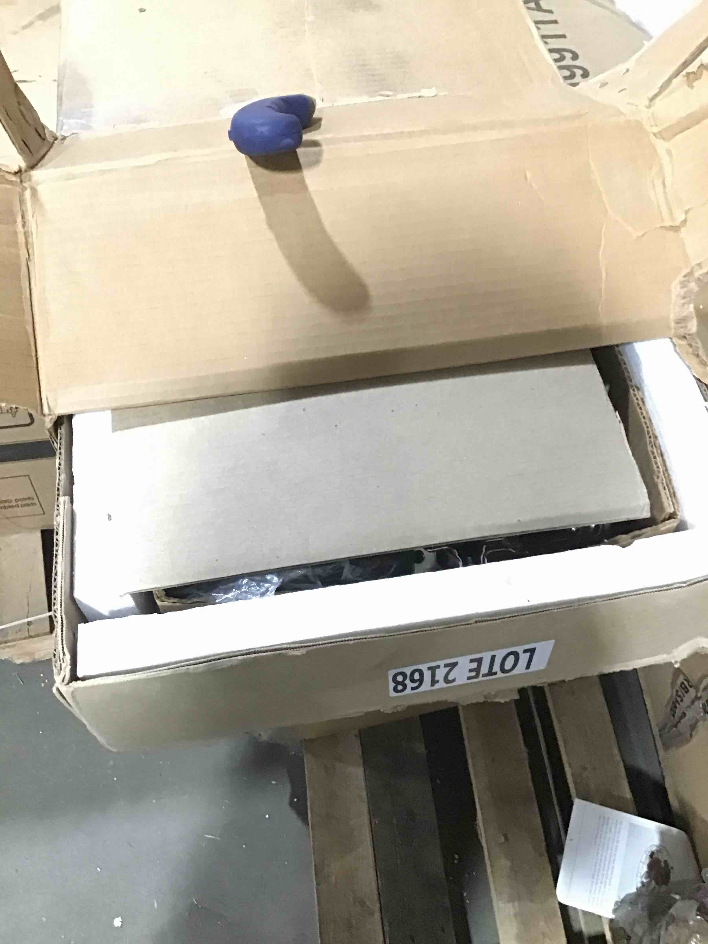 https://s3.amazonaws.com/lotting-images-prod/bidfta/BLU4277330_1686141833889.jpeg