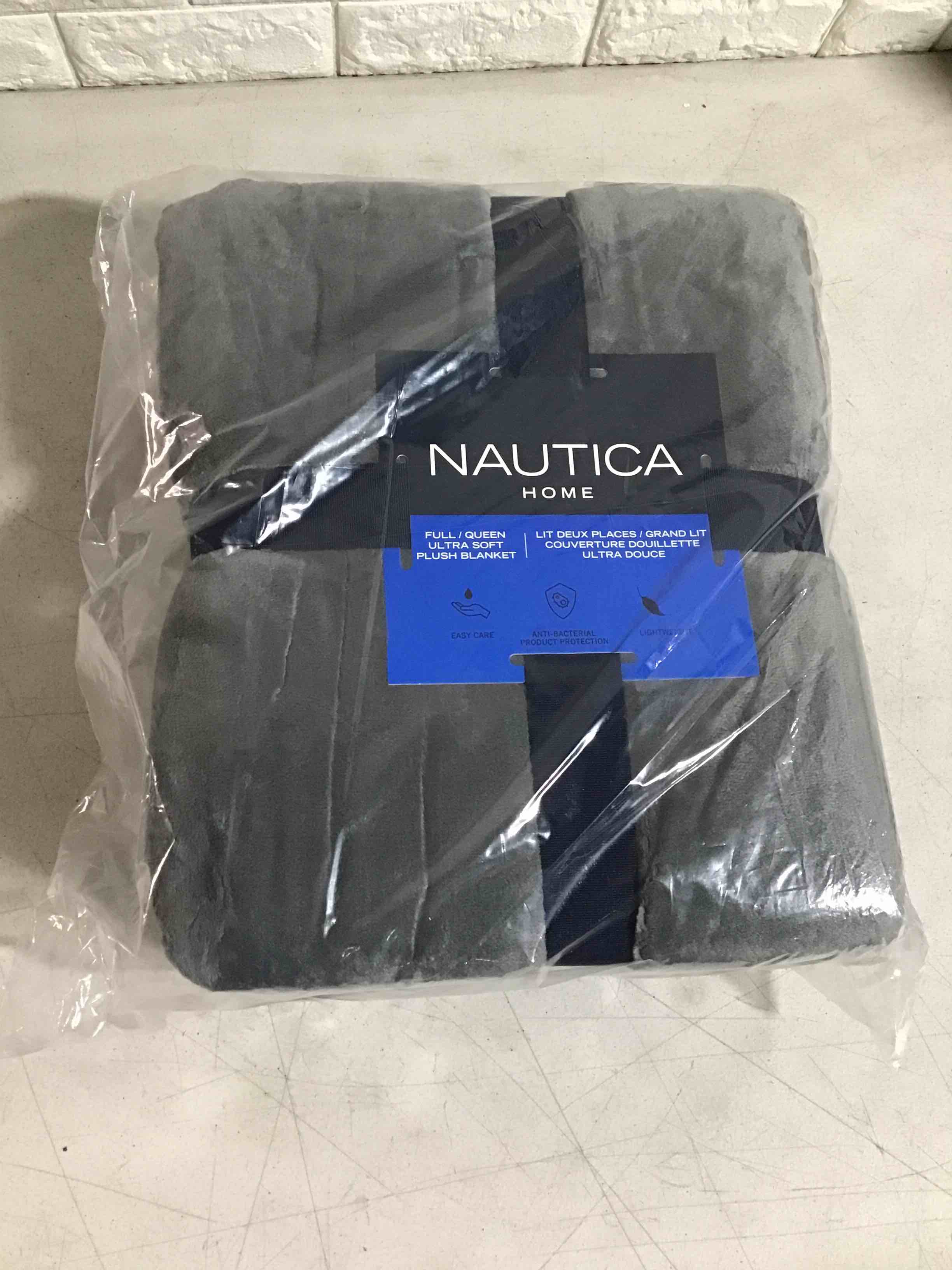 https://s3.amazonaws.com/lotting-images-prod/bidfta/BLU4278945_1685734118492.jpeg