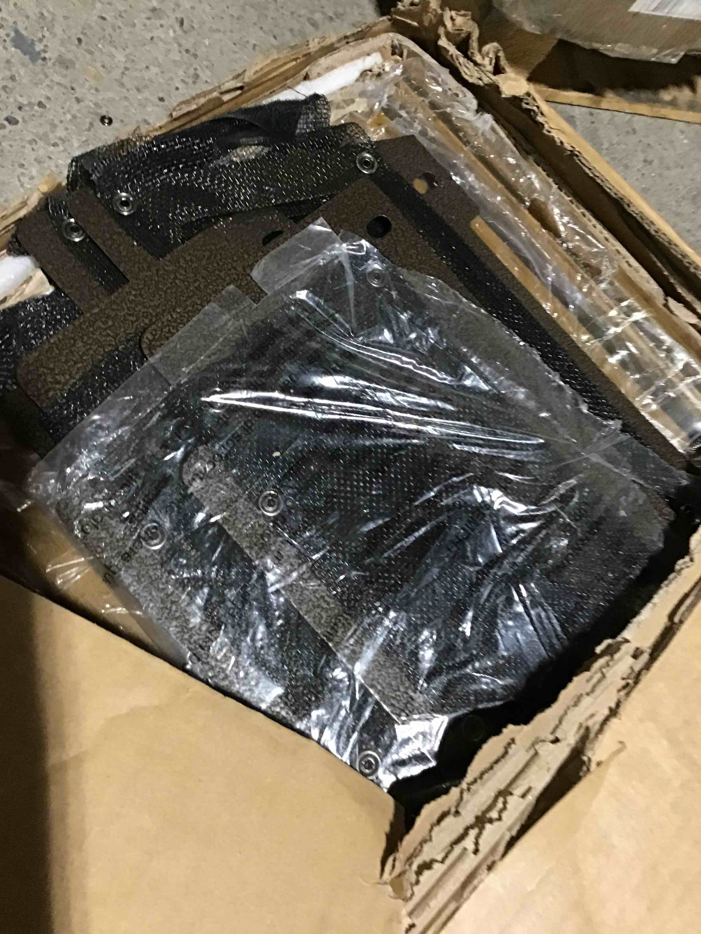 https://s3.amazonaws.com/lotting-images-prod/bidfta/BLU4278980_1685980049742.jpeg
