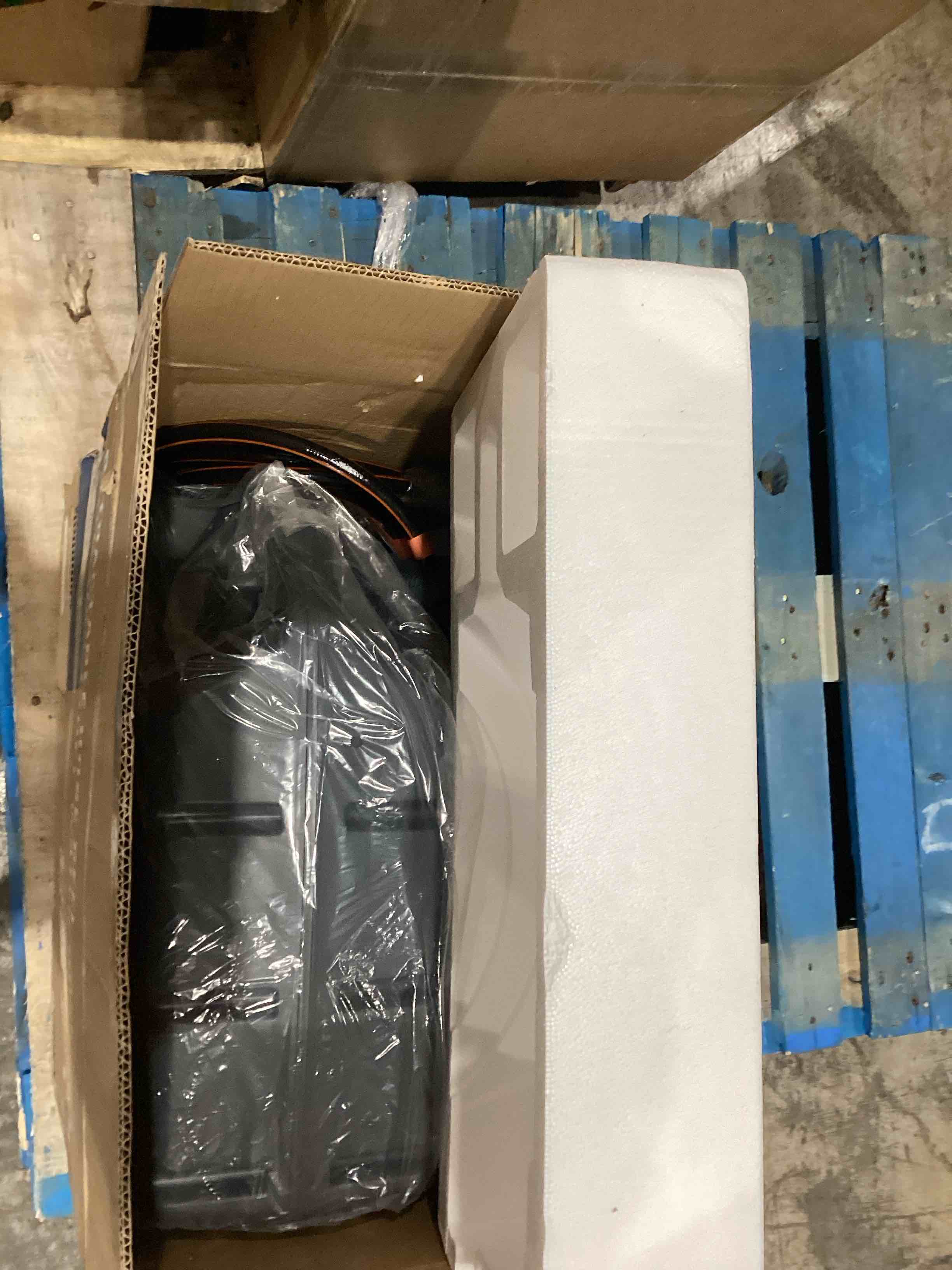 https://s3.amazonaws.com/lotting-images-prod/bidfta/BLU4295360_1746030207960.jpeg