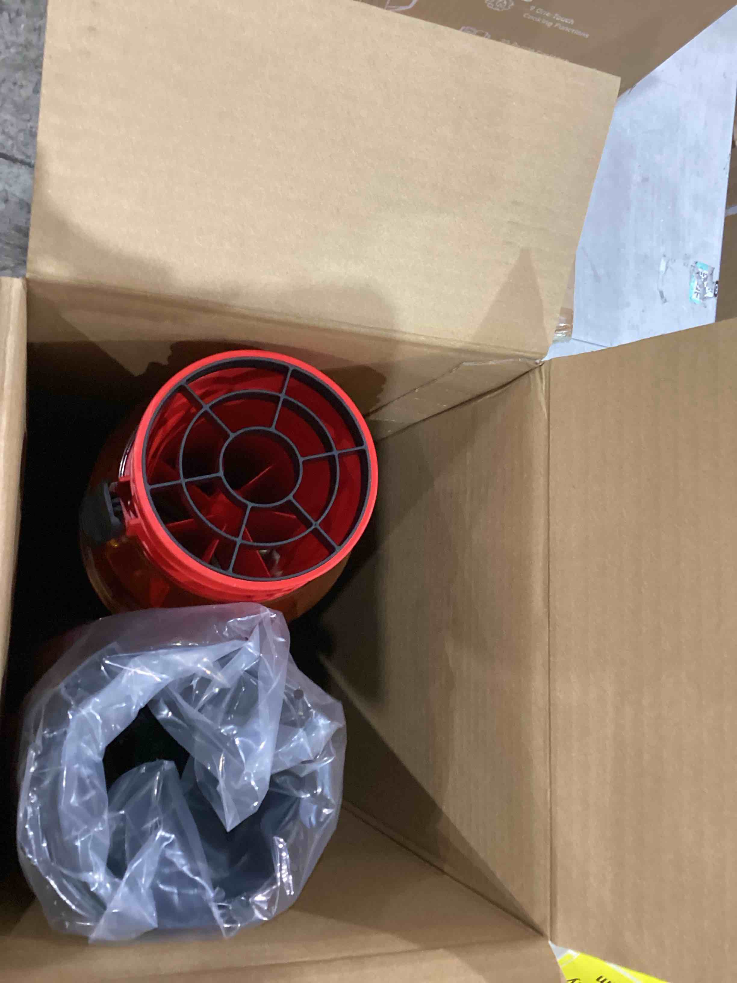 https://s3.amazonaws.com/lotting-images-prod/bidfta/BLU4295367_1746028670223.jpeg