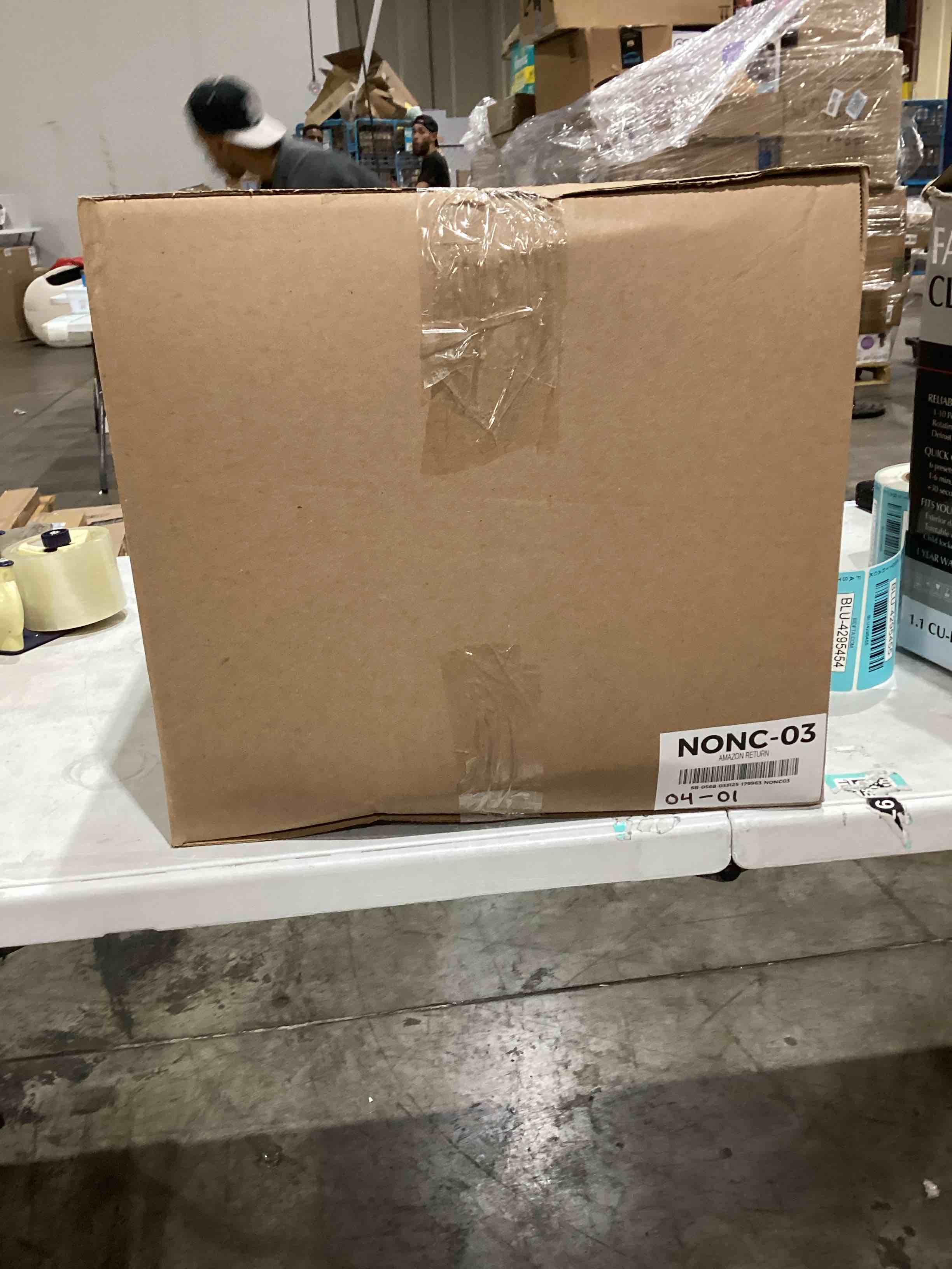 https://s3.amazonaws.com/lotting-images-prod/bidfta/BLU4295415_1746114301169.jpeg