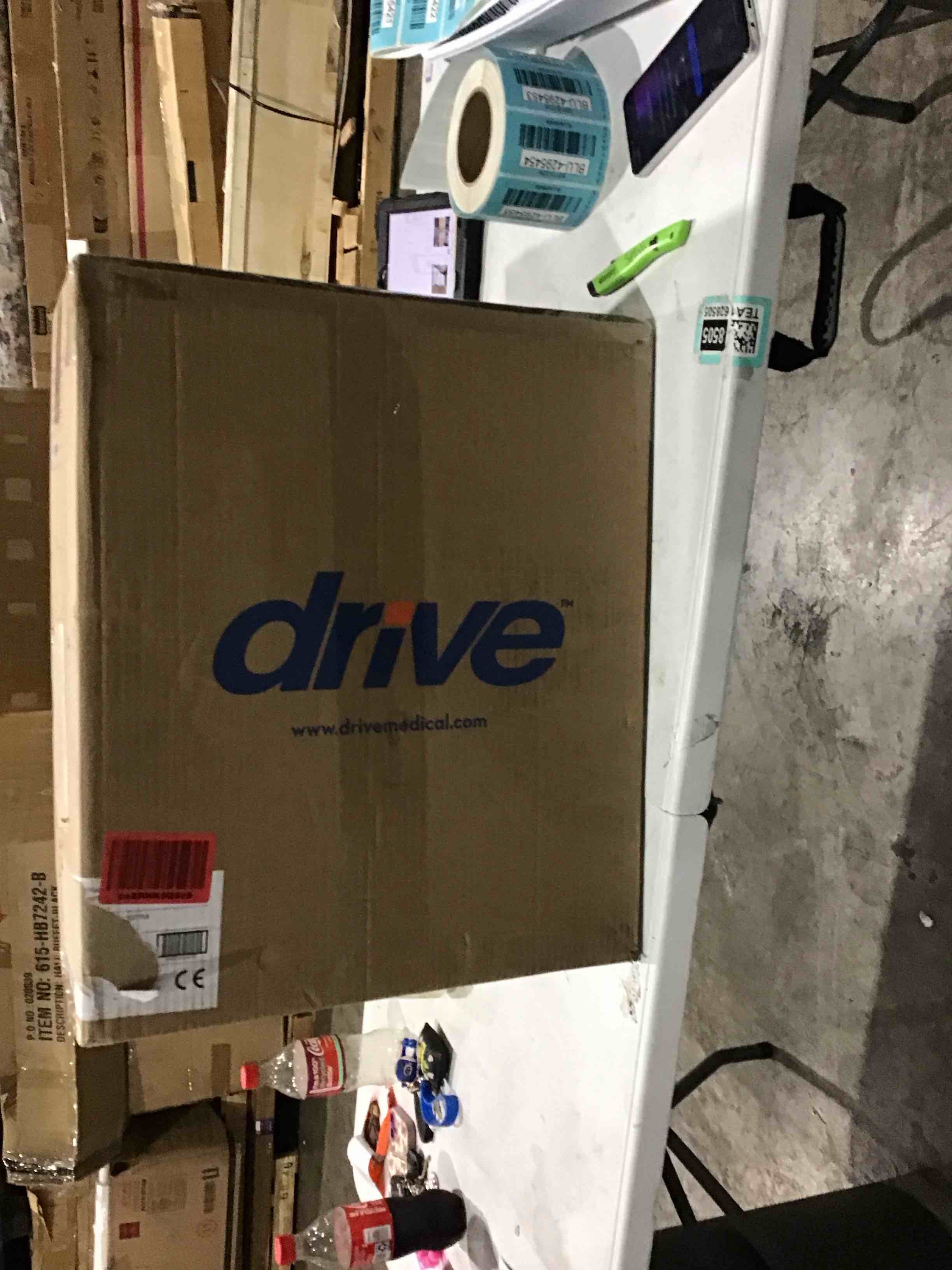 https://s3.amazonaws.com/lotting-images-prod/bidfta/BLU4295424_1746110082772.jpeg