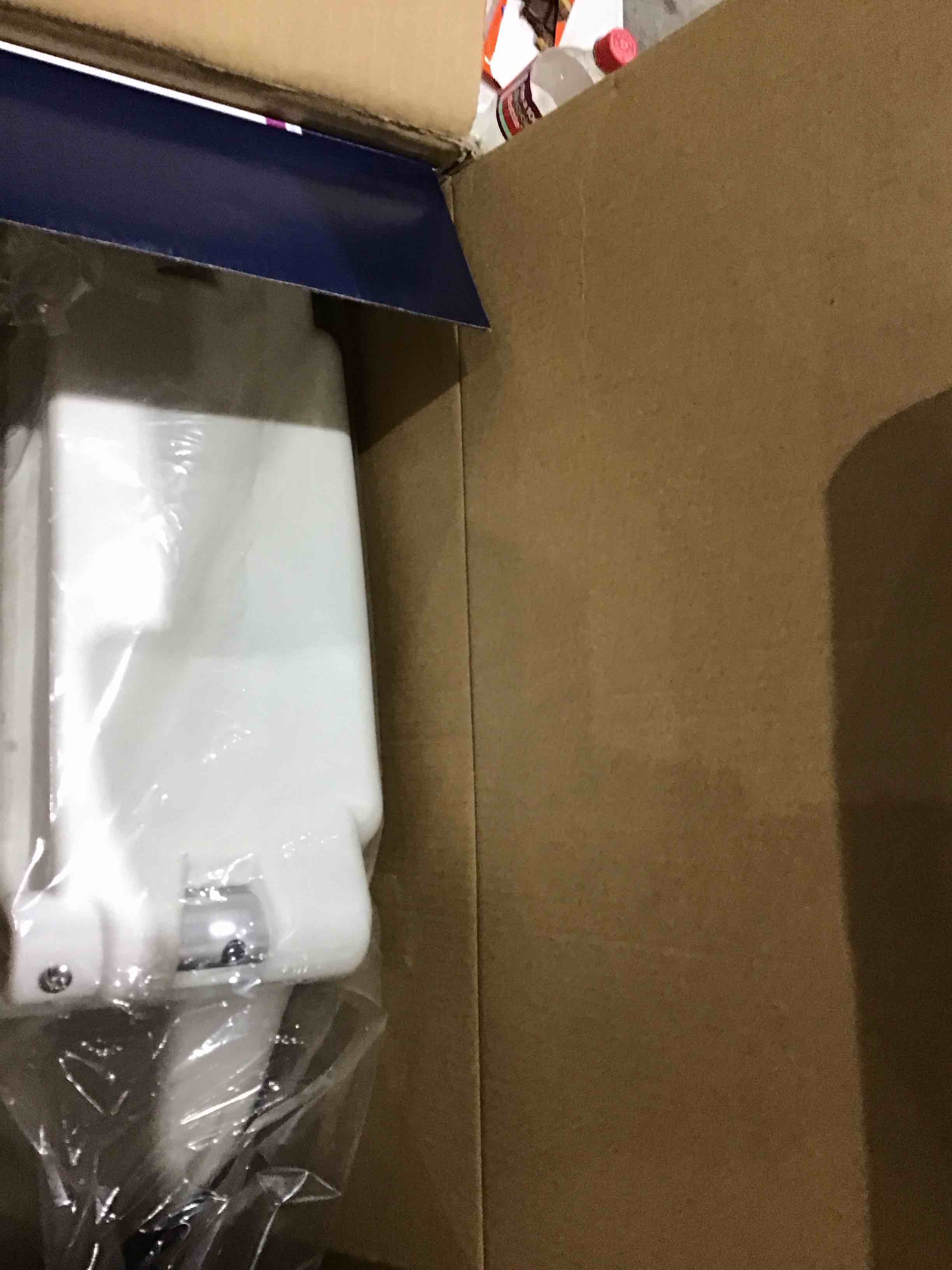 https://s3.amazonaws.com/lotting-images-prod/bidfta/BLU4295424_1746110147266.jpeg