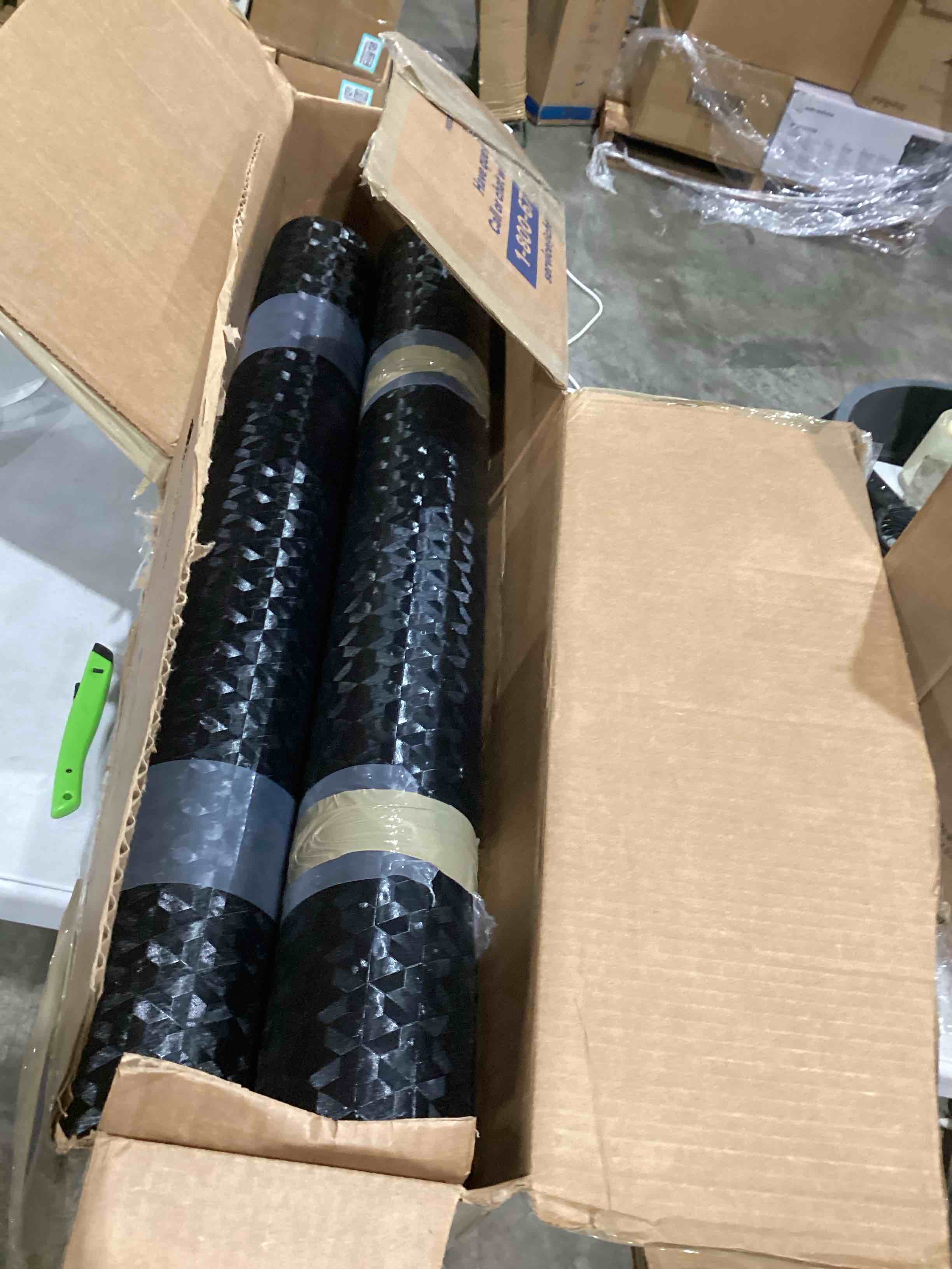 https://s3.amazonaws.com/lotting-images-prod/bidfta/BLU4295467_1746120201078.jpeg