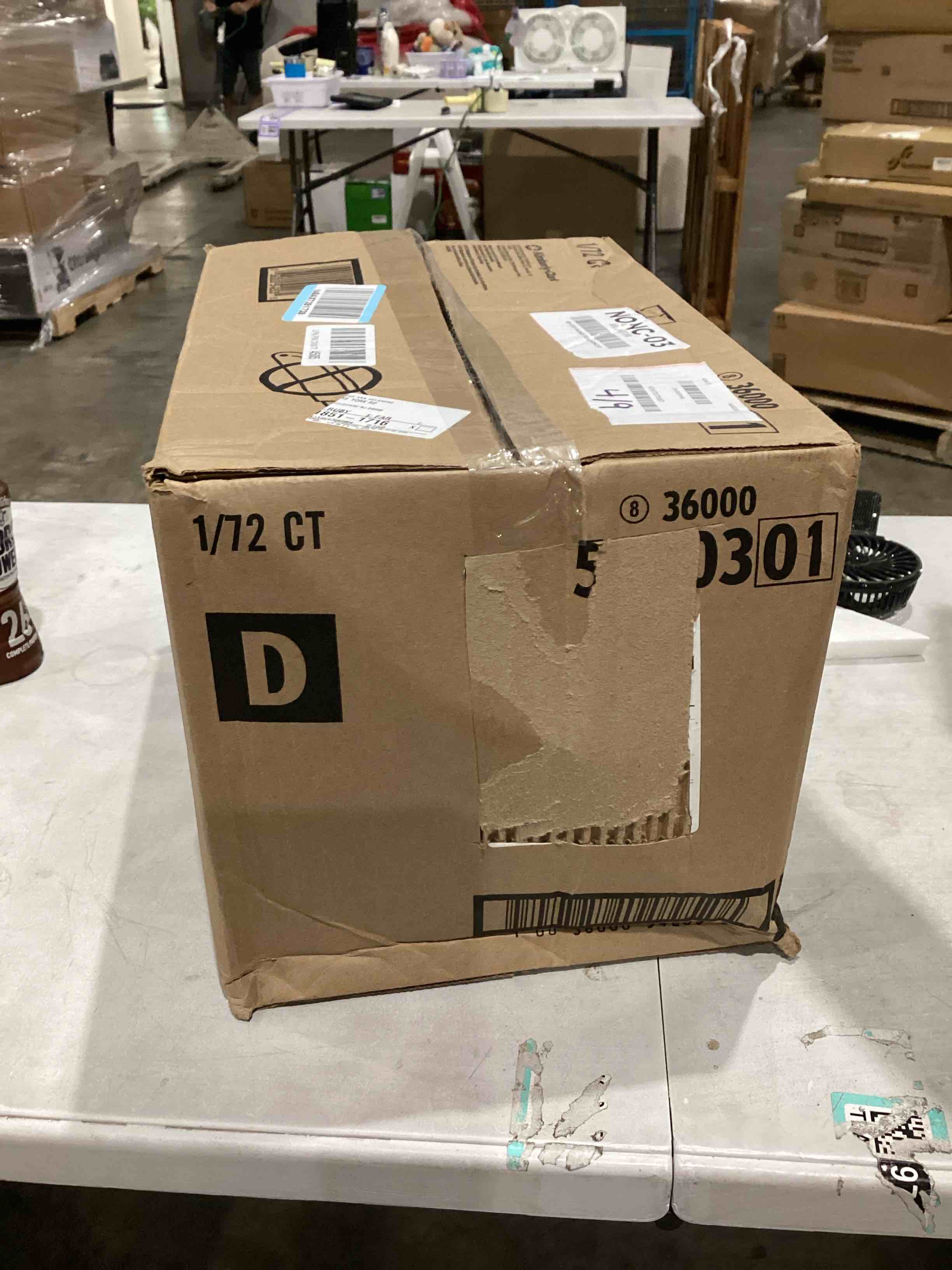 https://s3.amazonaws.com/lotting-images-prod/bidfta/BLU4295474_1746121838825.jpeg