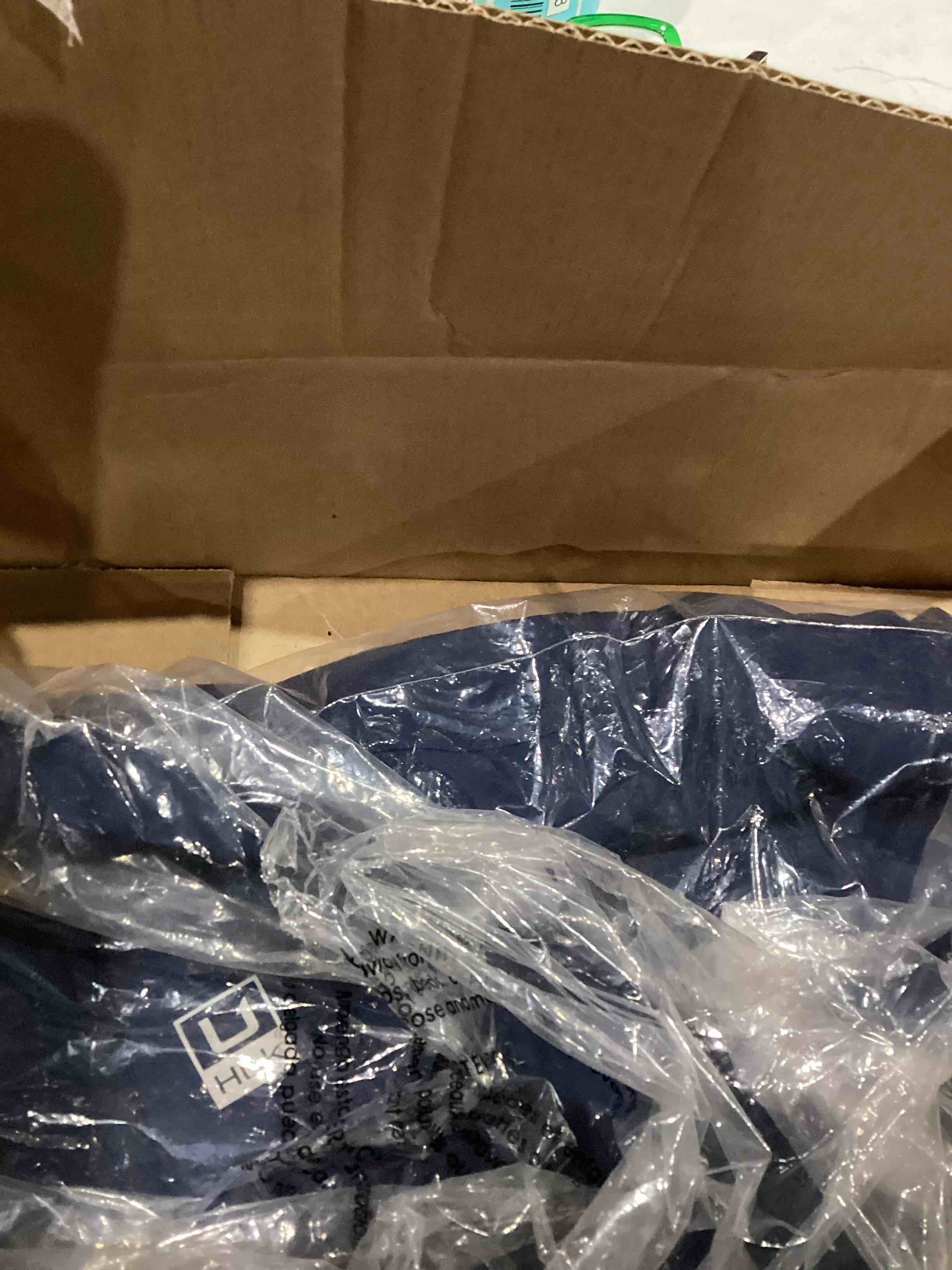 https://s3.amazonaws.com/lotting-images-prod/bidfta/BLU4295594_1746289935208.jpeg