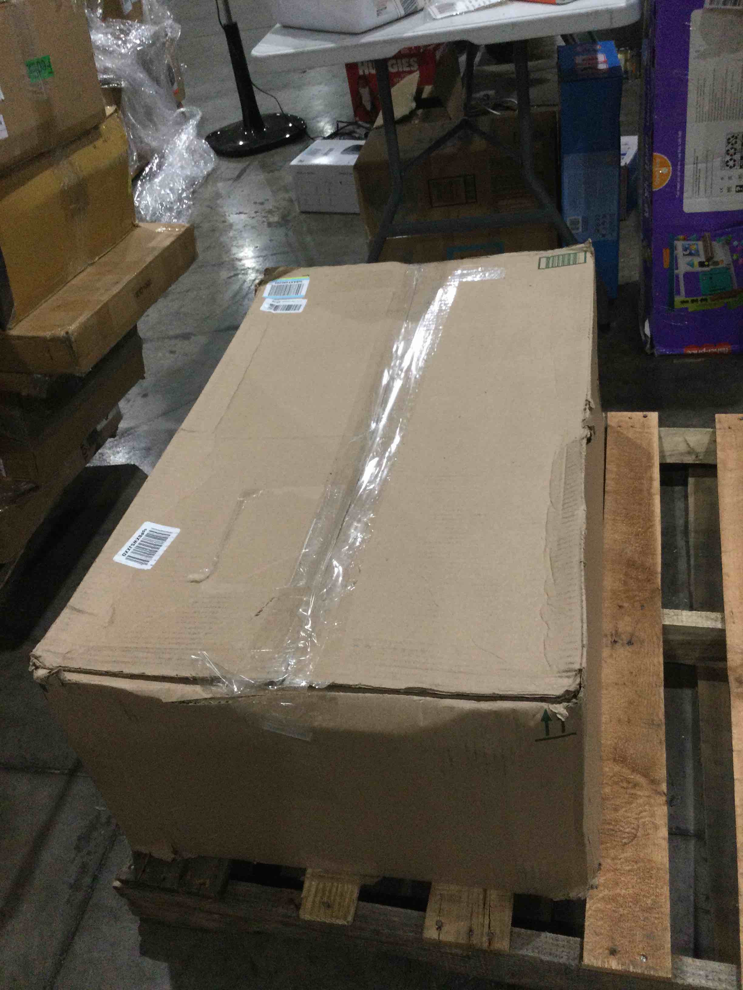 https://s3.amazonaws.com/lotting-images-prod/bidfta/BLU4295616_1746455157603.jpeg