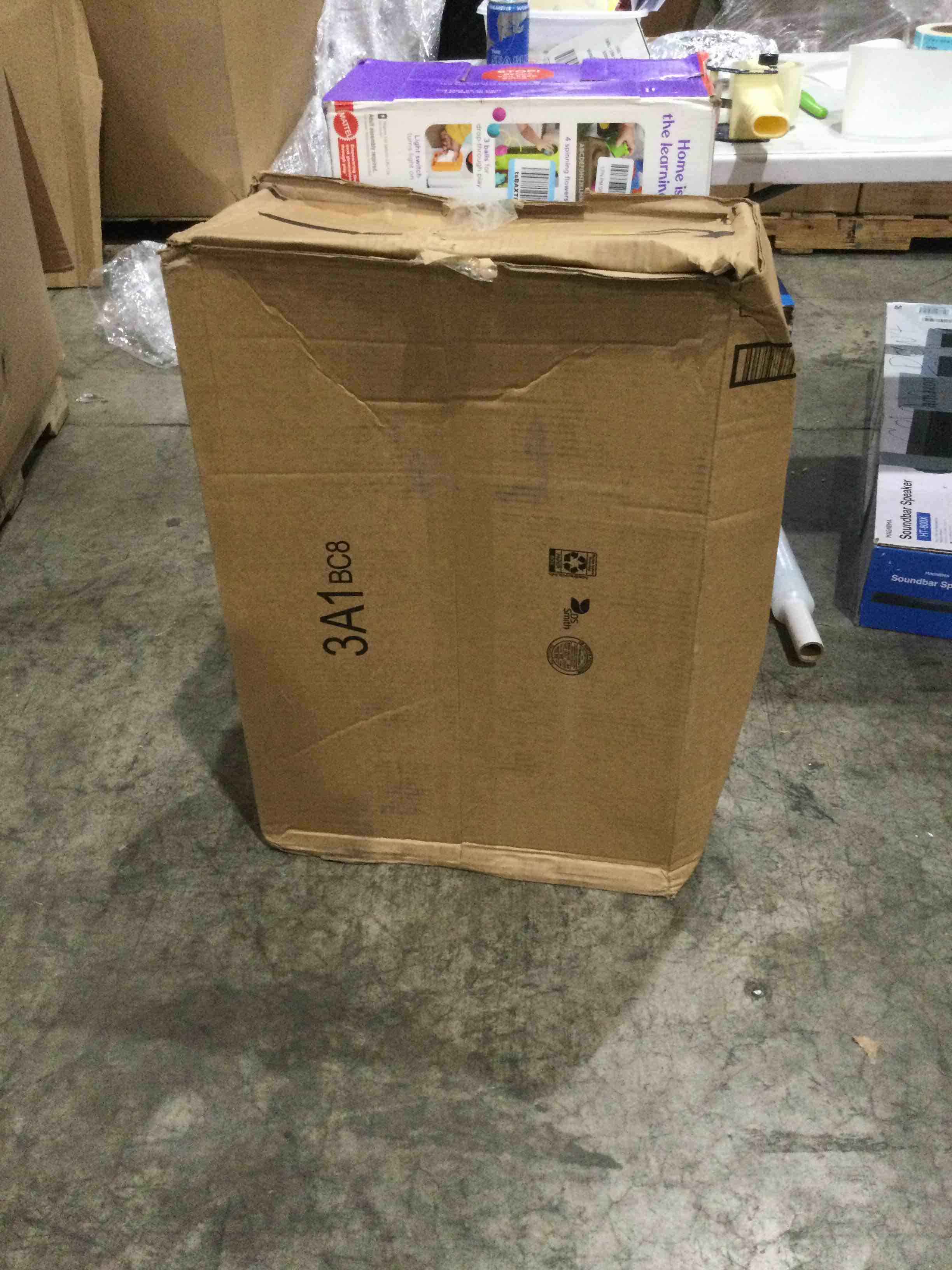 https://s3.amazonaws.com/lotting-images-prod/bidfta/BLU4295618_1746456821491.jpeg