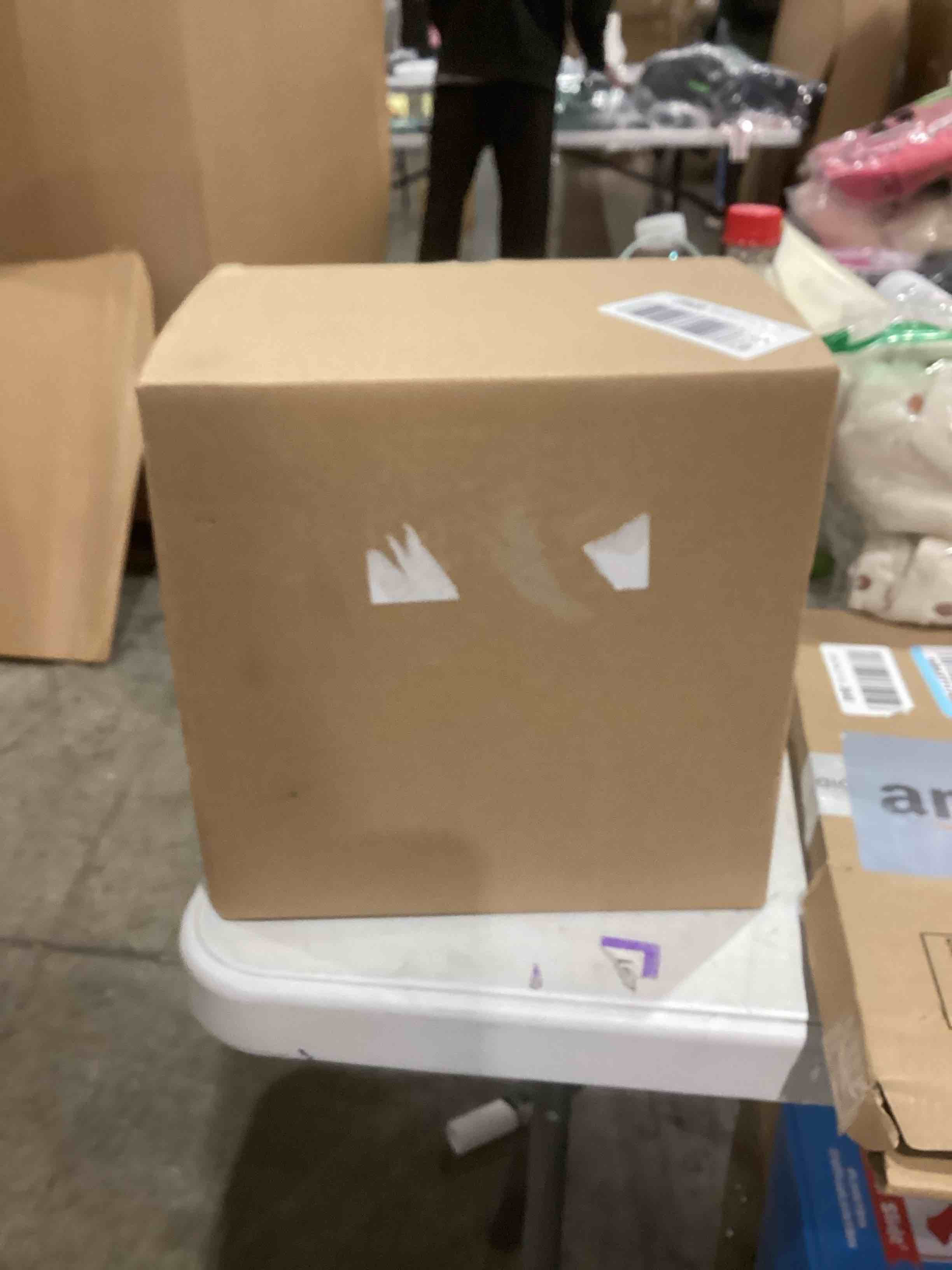 https://s3.amazonaws.com/lotting-images-prod/bidfta/BLU4295624_1746463444079.jpeg