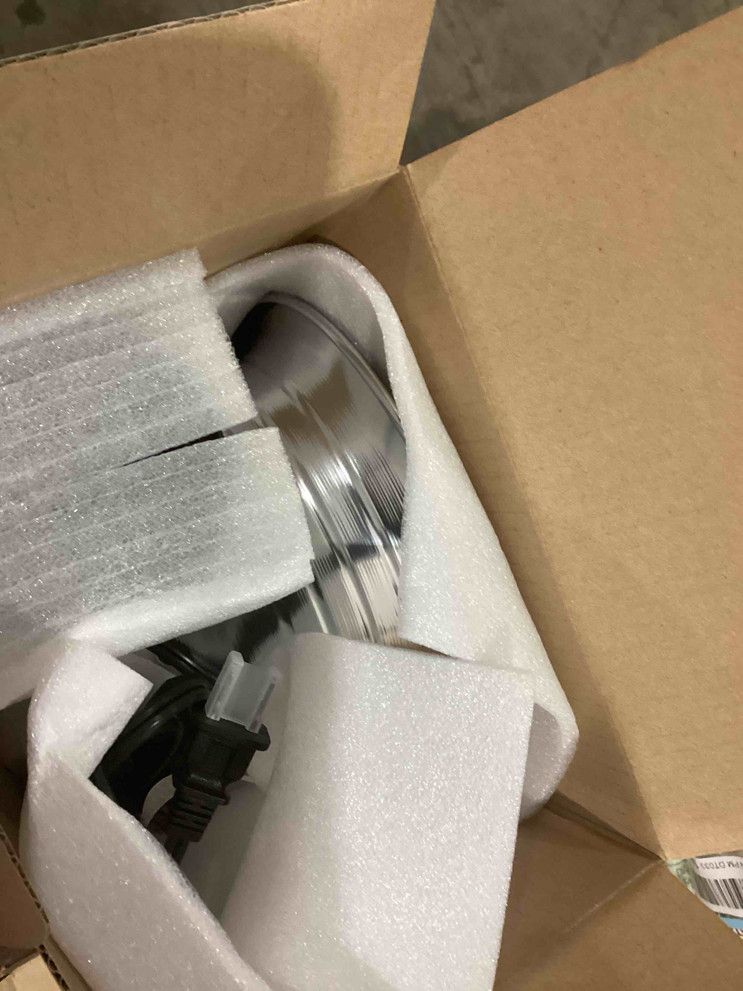 https://s3.amazonaws.com/lotting-images-prod/bidfta/BLU4295624_1746463465936.jpeg