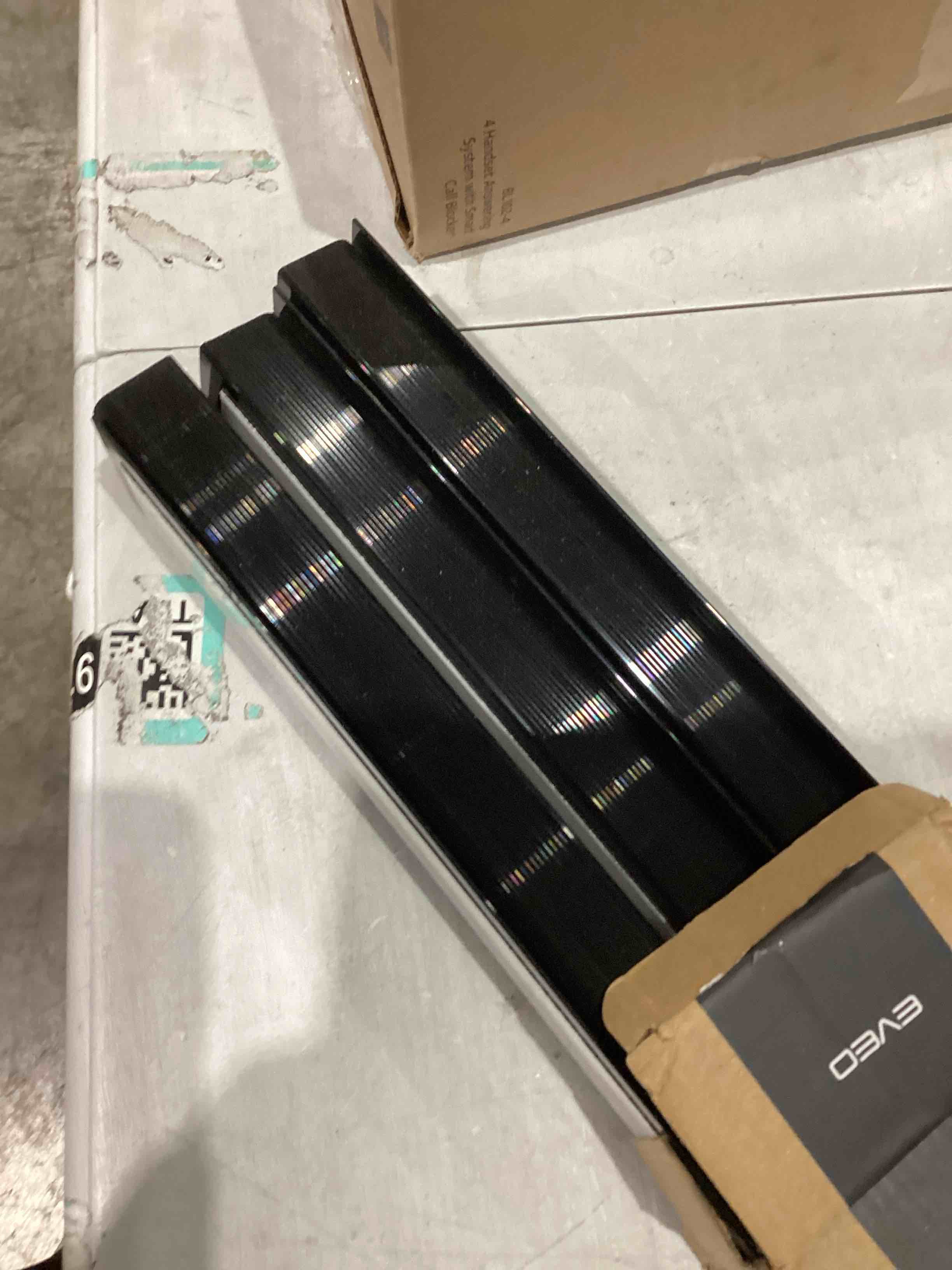 https://s3.amazonaws.com/lotting-images-prod/bidfta/BLU4295668_1746531916636.jpeg