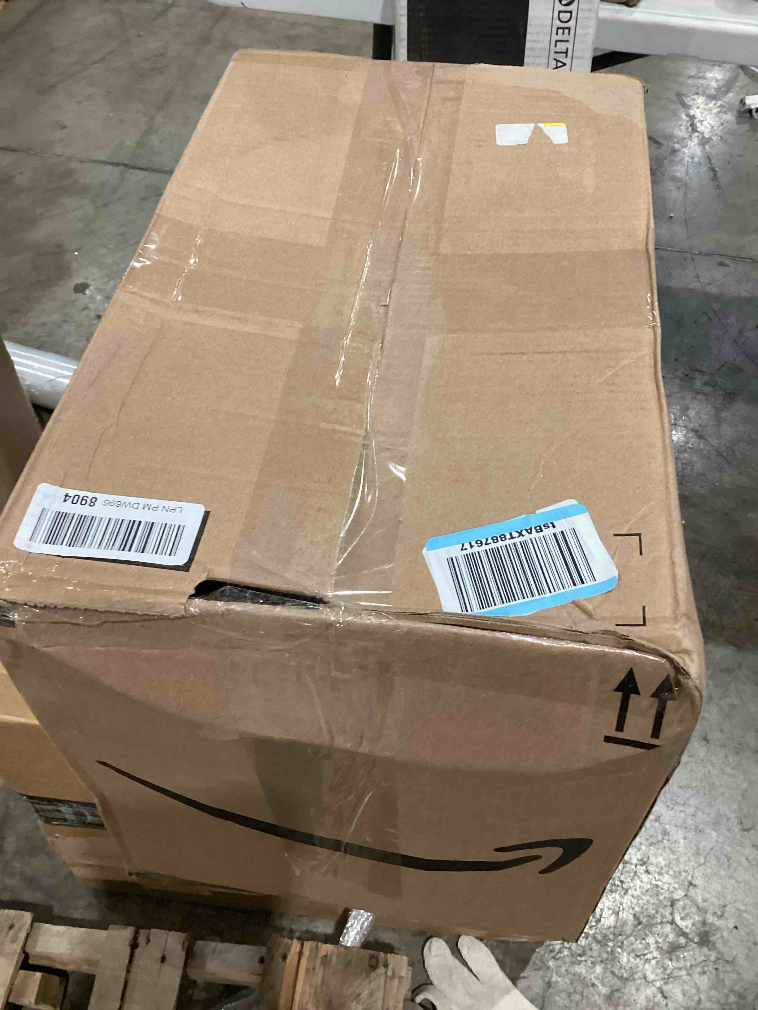 https://s3.amazonaws.com/lotting-images-prod/bidfta/BLU4295719_1746545794746.jpeg