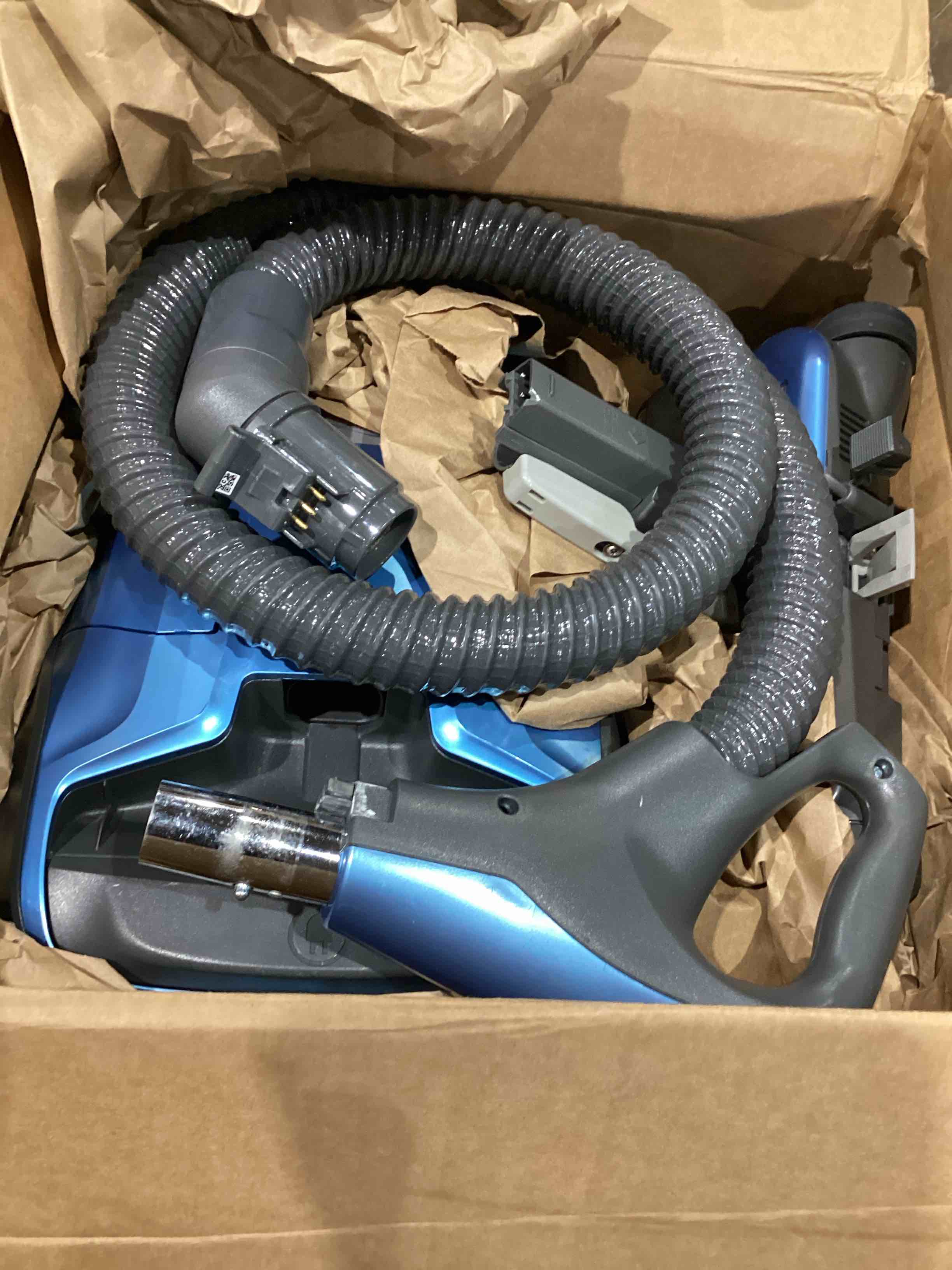 https://s3.amazonaws.com/lotting-images-prod/bidfta/BLU4295731_1746554154419.jpeg